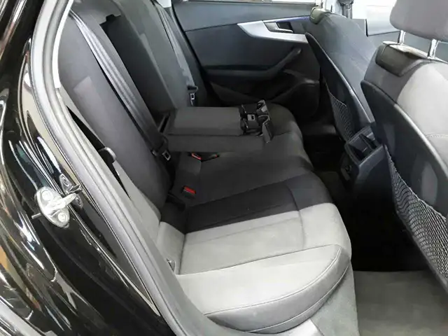 Audi A4 view 11