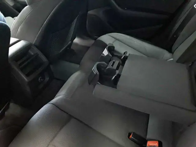 Audi A4 view 8