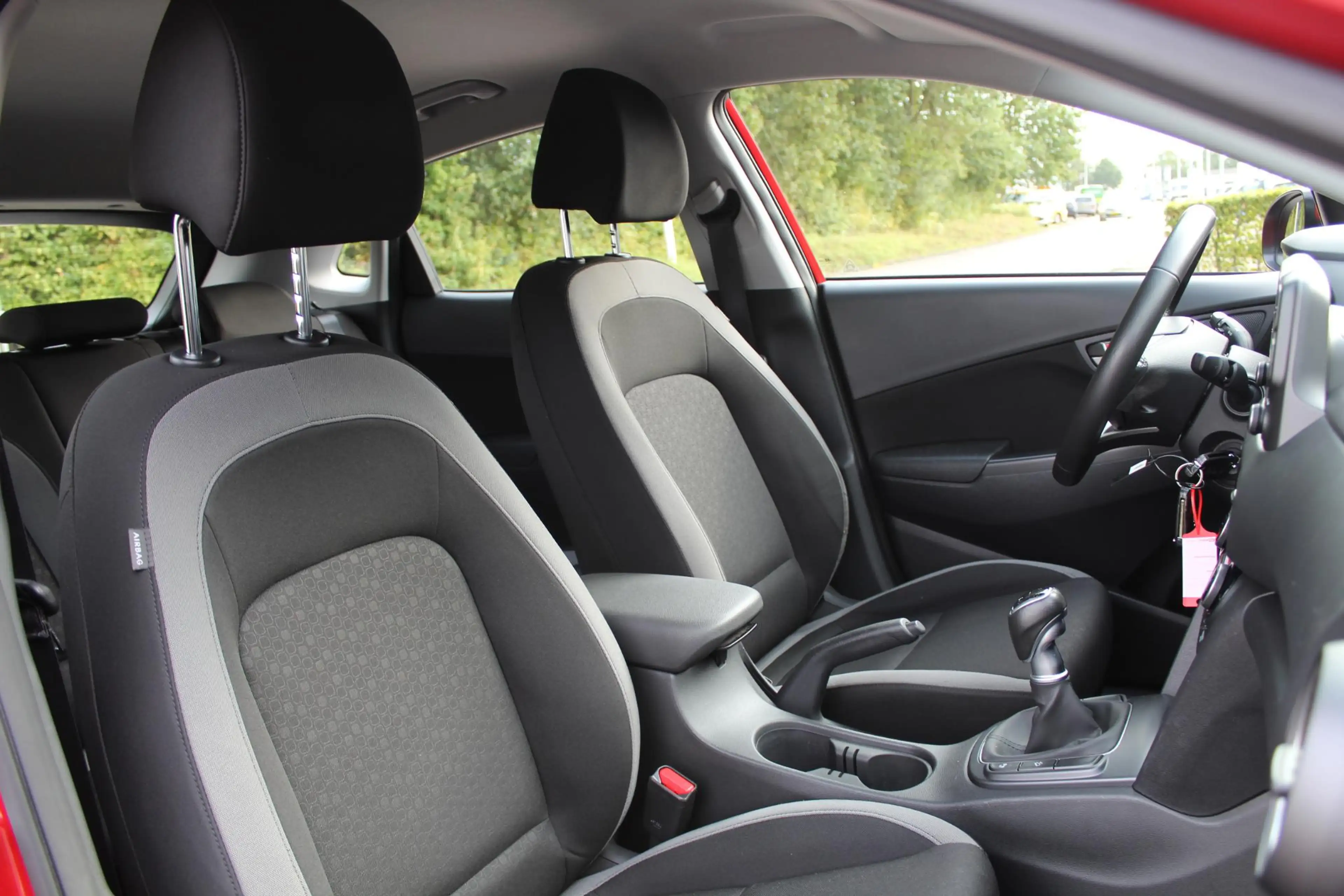 Hyundai KONA 1.0T Comfort — photo 11