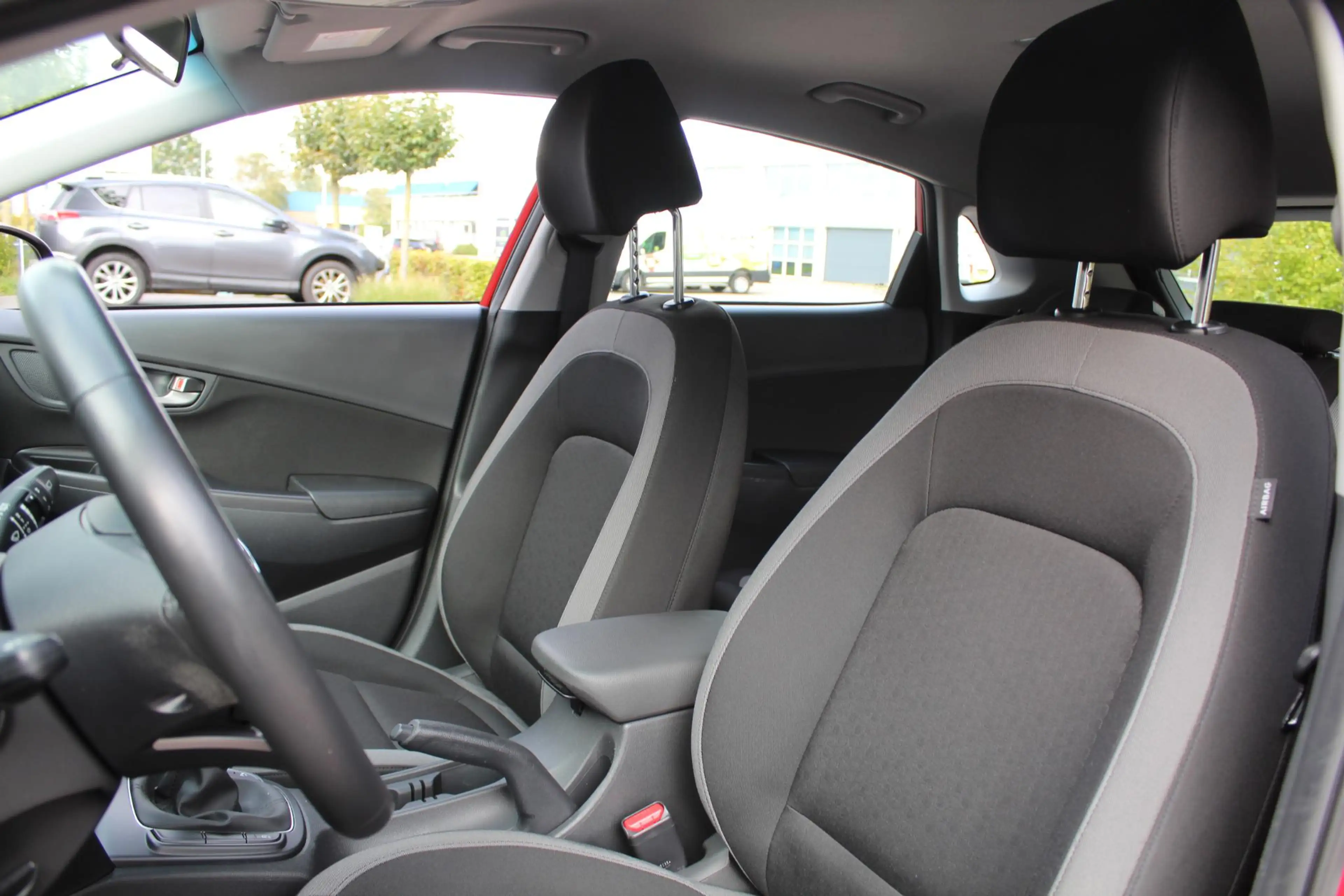 Hyundai KONA 1.0T Comfort — photo 8