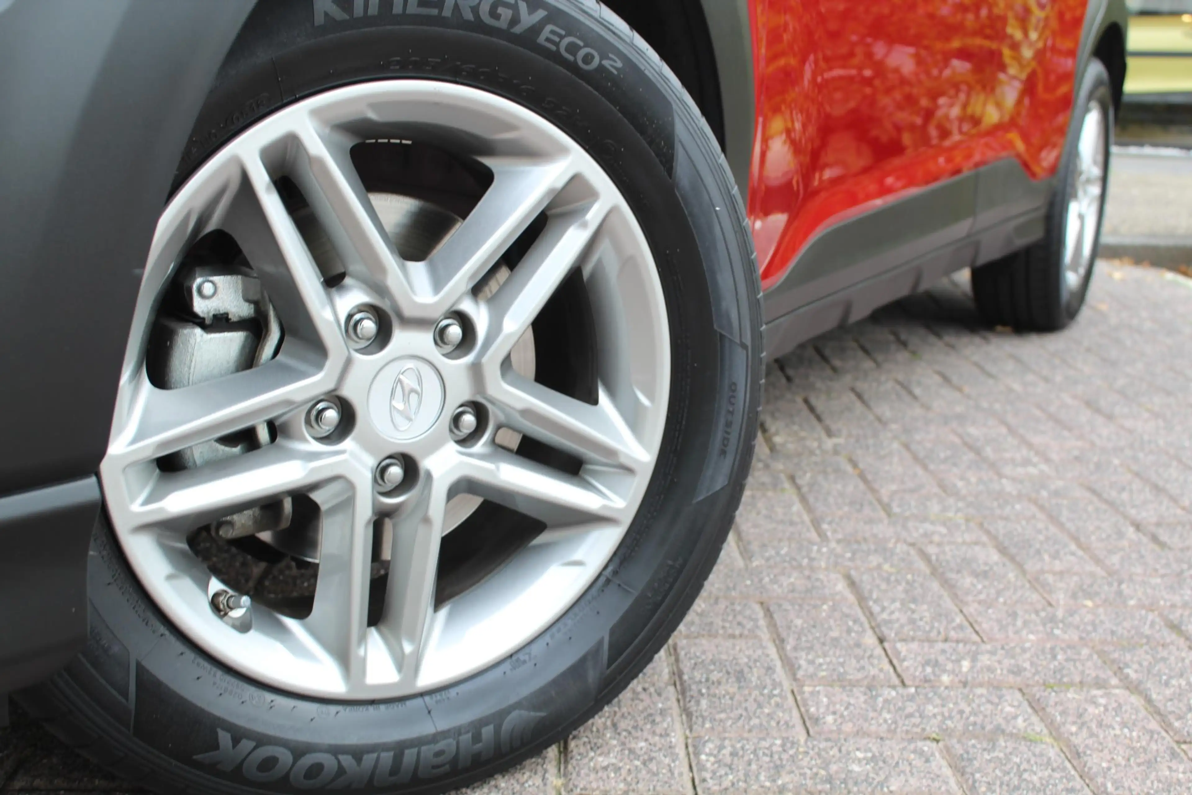 Hyundai KONA 1.0T Comfort — photo 12