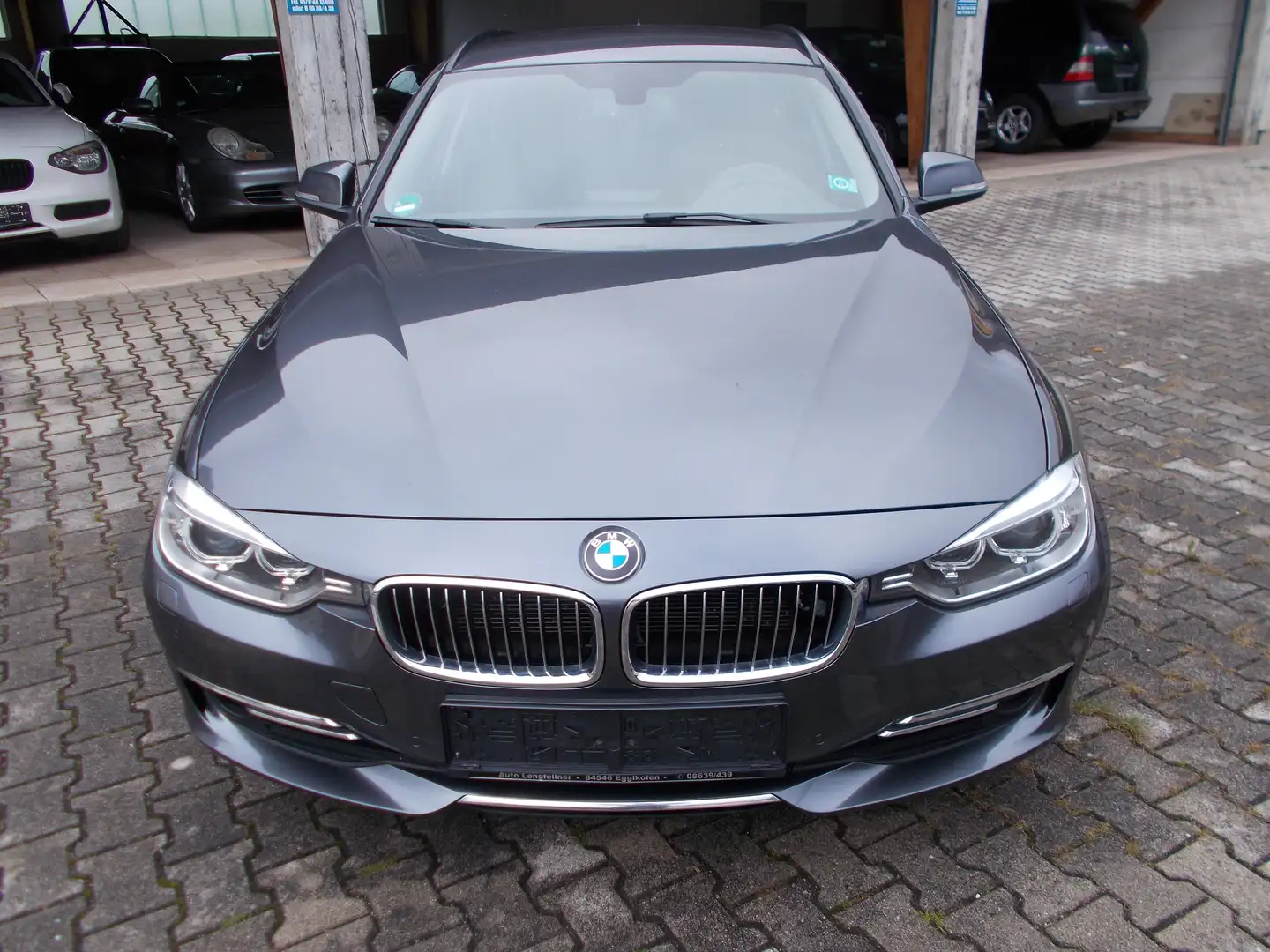 BMW 318 3er Touring Diesel 318d Touring Luxury Line Šedá - 1