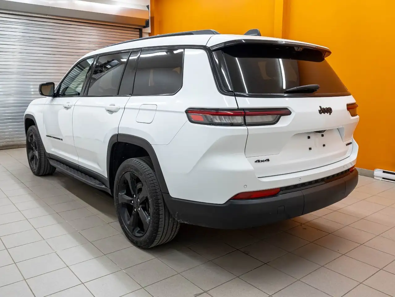 Jeep Grand Cherokee снимка Jeep Grand Cherokee