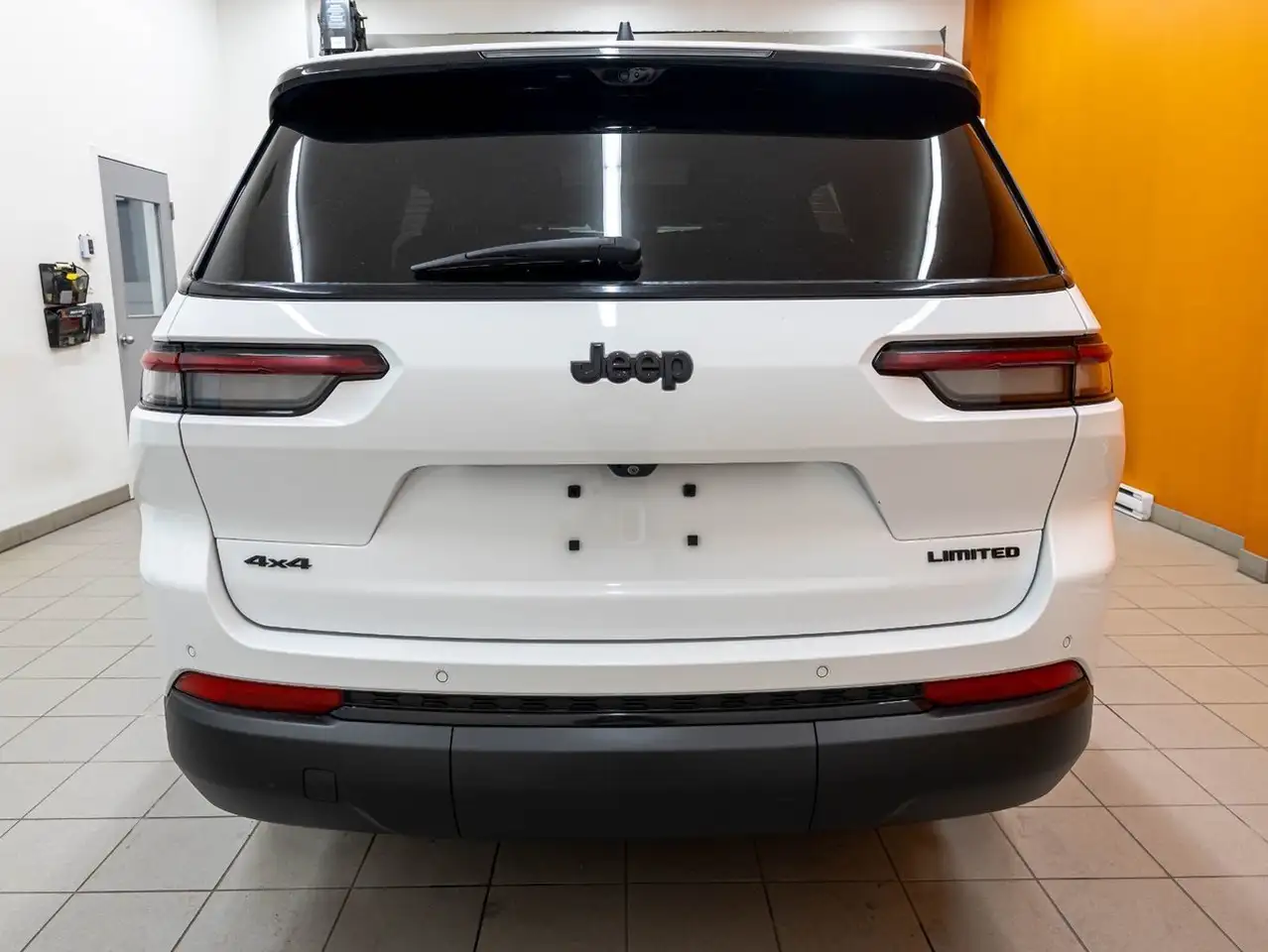 Jeep Grand Cherokee снимка Jeep Grand Cherokee