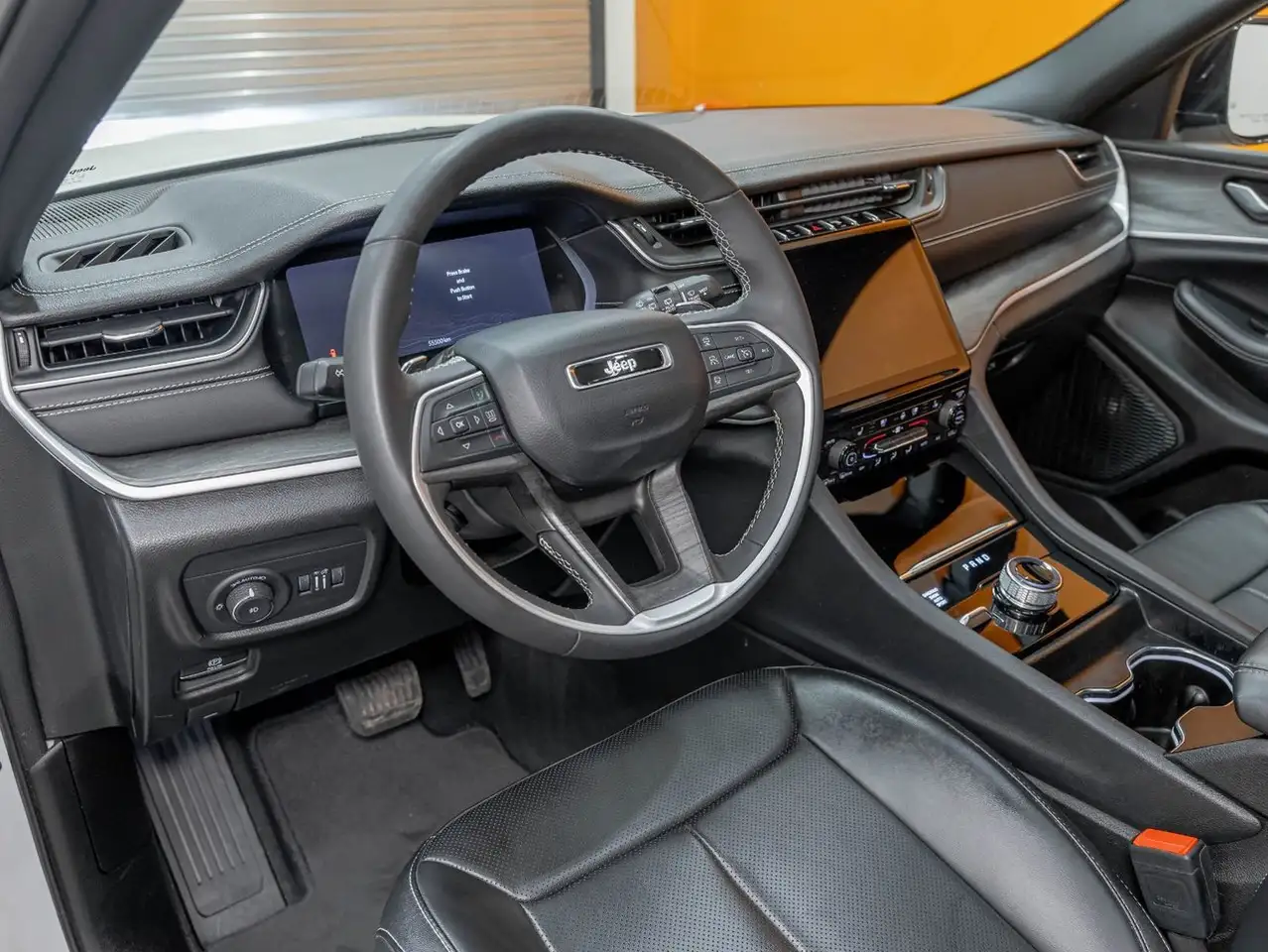 Jeep Grand Cherokee снимка Jeep Grand Cherokee