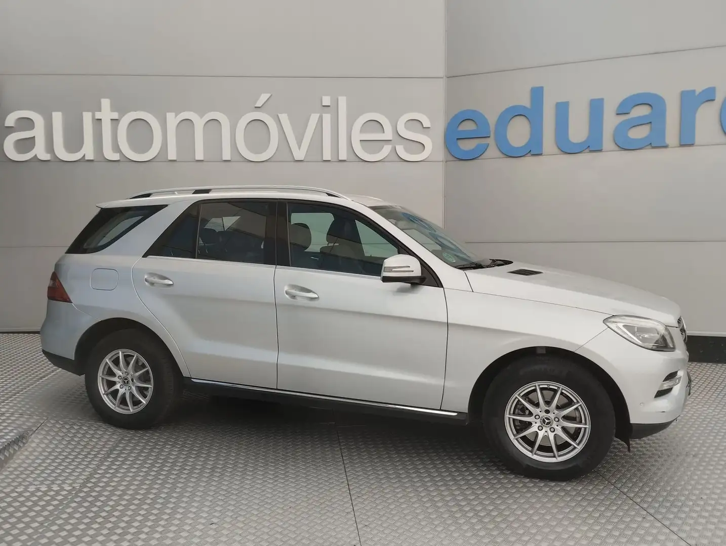 Mercedes-Benz ML 320 250 BlueTEC 4MATIC Silber - 1