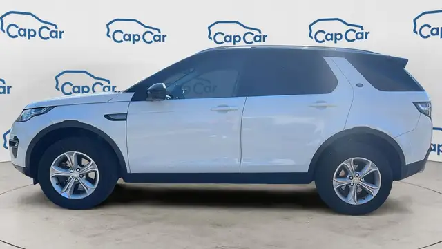 Land Rover Discovery view 2