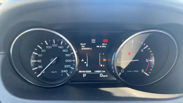 Land Rover Discovery view 12