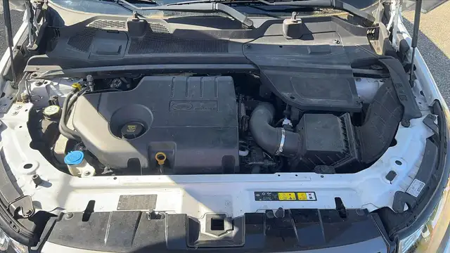Land Rover Discovery view 15