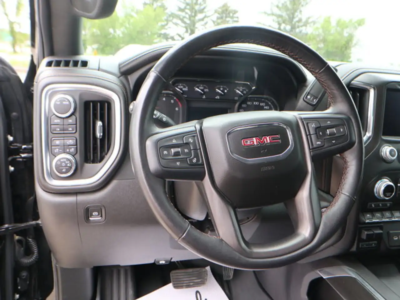 GMC Sierra 1500 photo GMC Sierra 1500