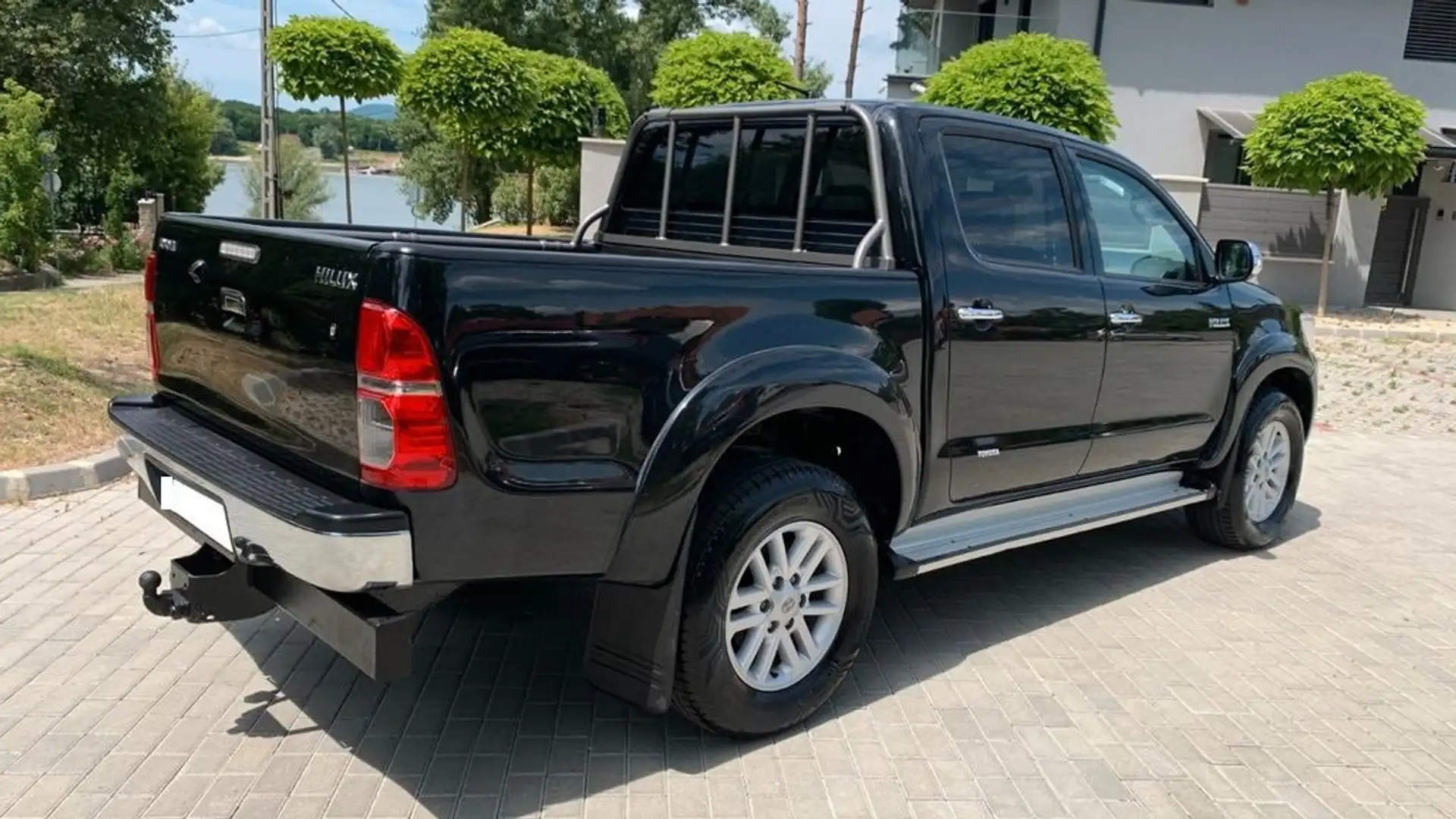 Toyota Hilux D-4D DOUBLE CABINE AUTOMATIQUE Zwart - 2
