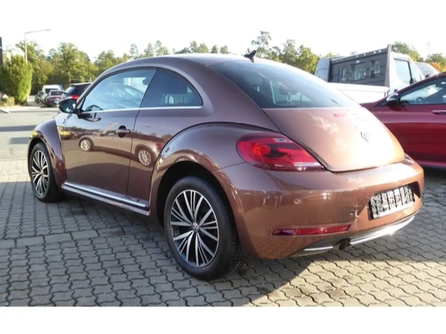 Volkswagen Beetle 2.0 TDI Sound Design DSG Navi PDC CD Brązowy - 2