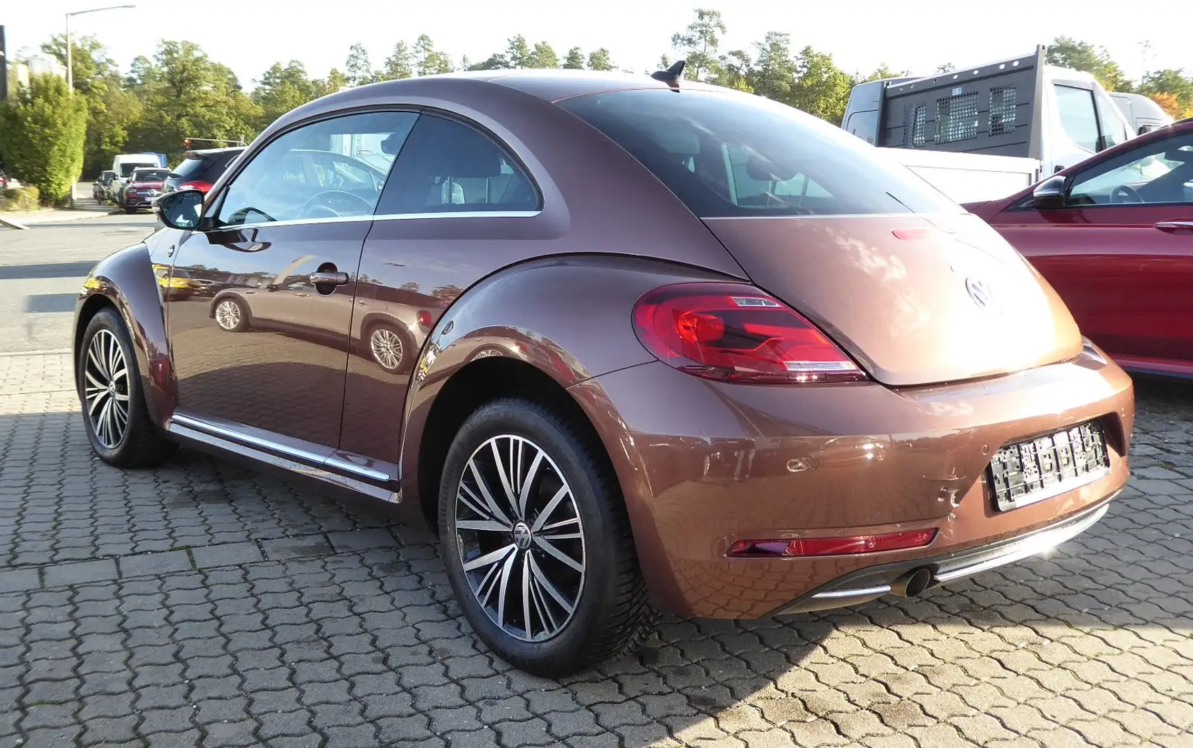 Volkswagen Beetle 2.0 TDI Sound Design DSG Navi PDC CD Braun - 2