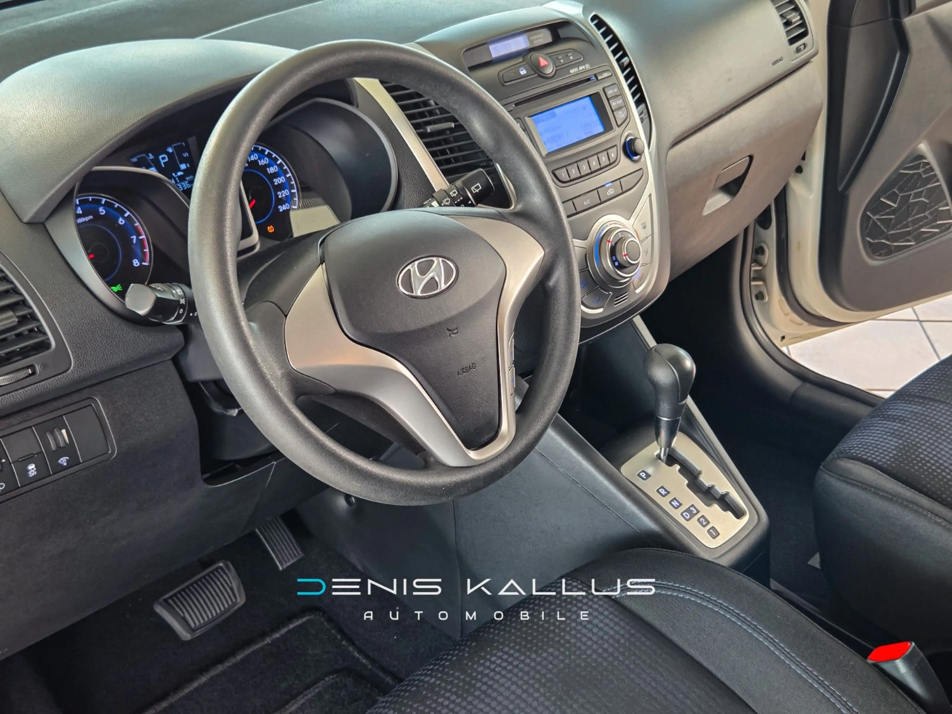 Hyundai iX20 1.6 — photo 2