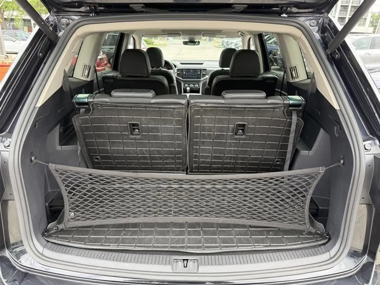 Volkswagen Atlas снимка Volkswagen Atlas