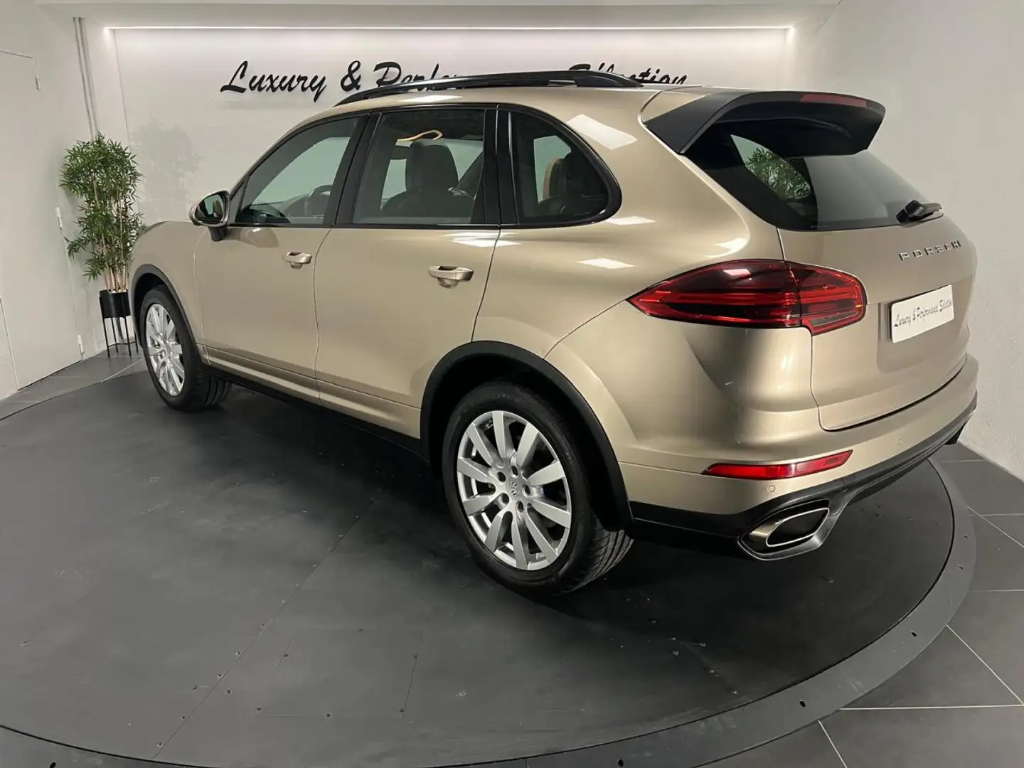 Porsche Cayenne Cayenne 3.0 V6 TDI - 262 - 2015 - Français - Suivi complet - 88 000km Beige - 2