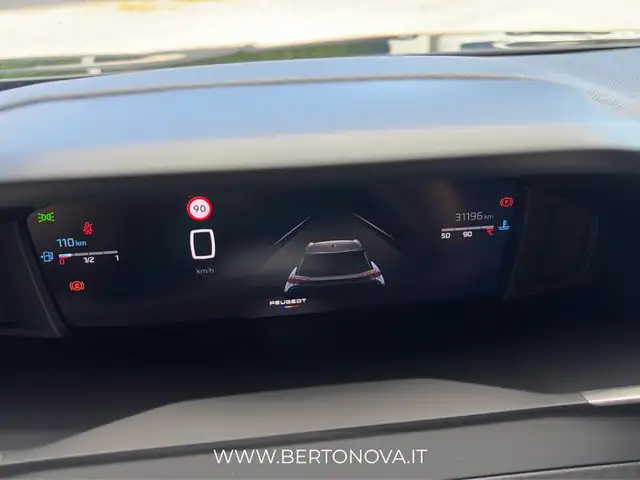 Peugeot 2008 view 12