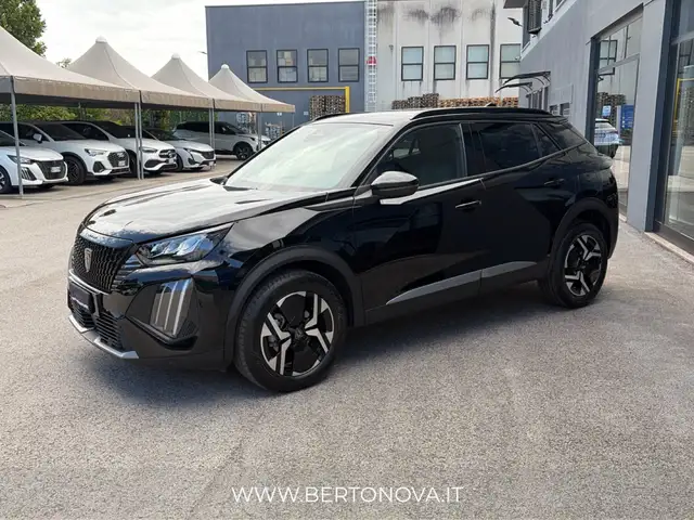 Peugeot 2008 view 6