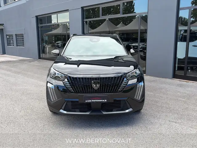 Peugeot 2008 view 5