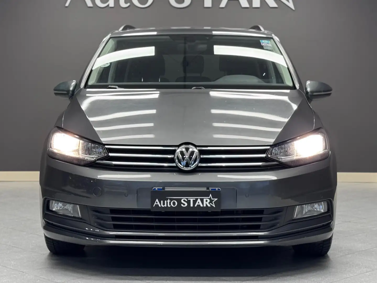 Volkswagen Touran Touran III 2015 1.6 tdi 115cv dsg 7 posti Gris - 2