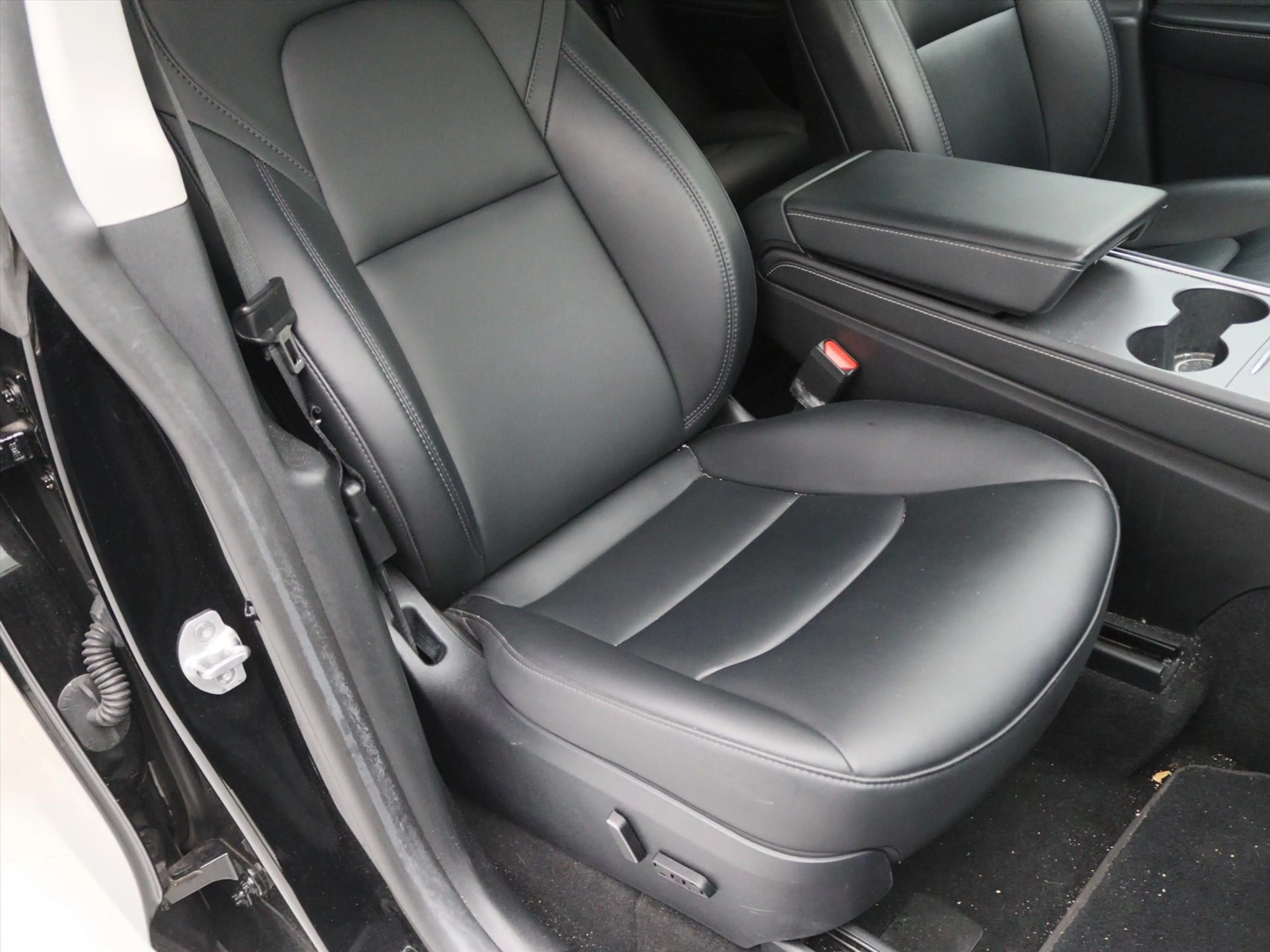 Tesla Model Y Standard RWD Plus [ AMD RYZEN+AUTOPILOT+19 INCH+PR — photo 16