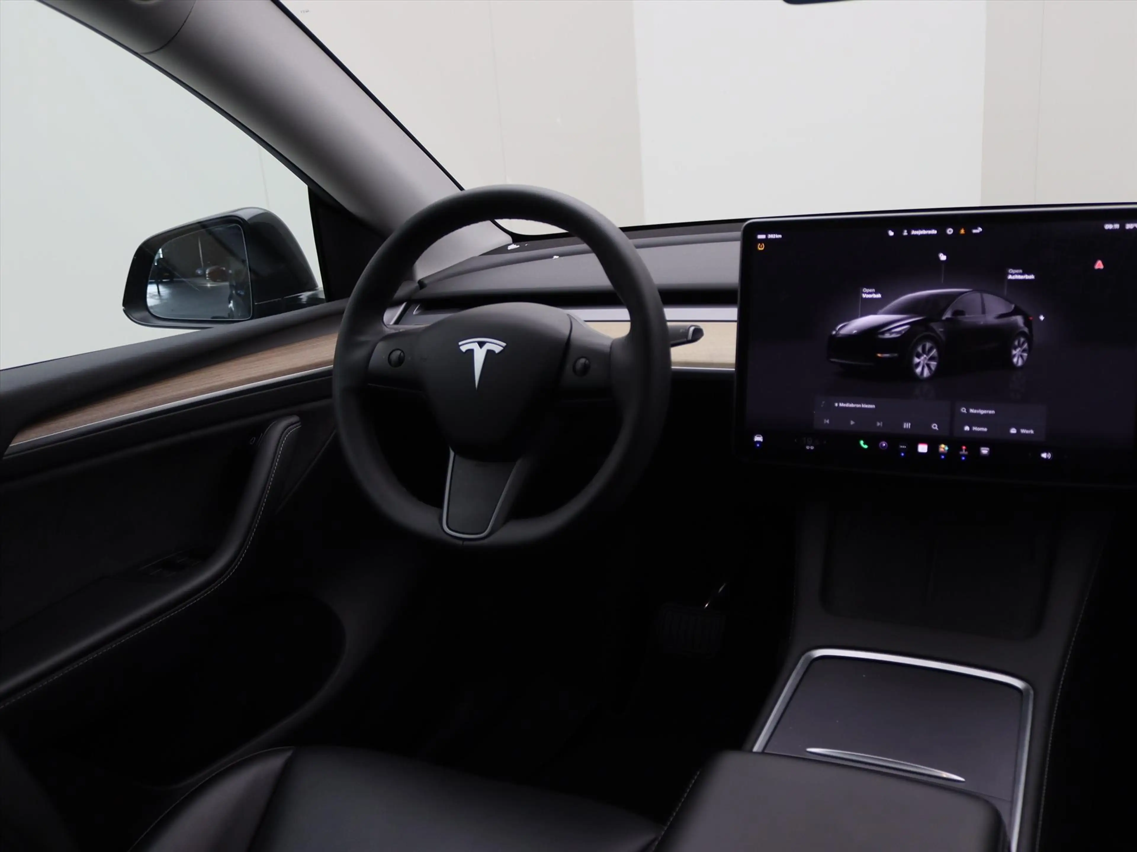 Tesla Model Y Standard RWD Plus [ AMD RYZEN+AUTOPILOT+19 INCH+PR — photo 9