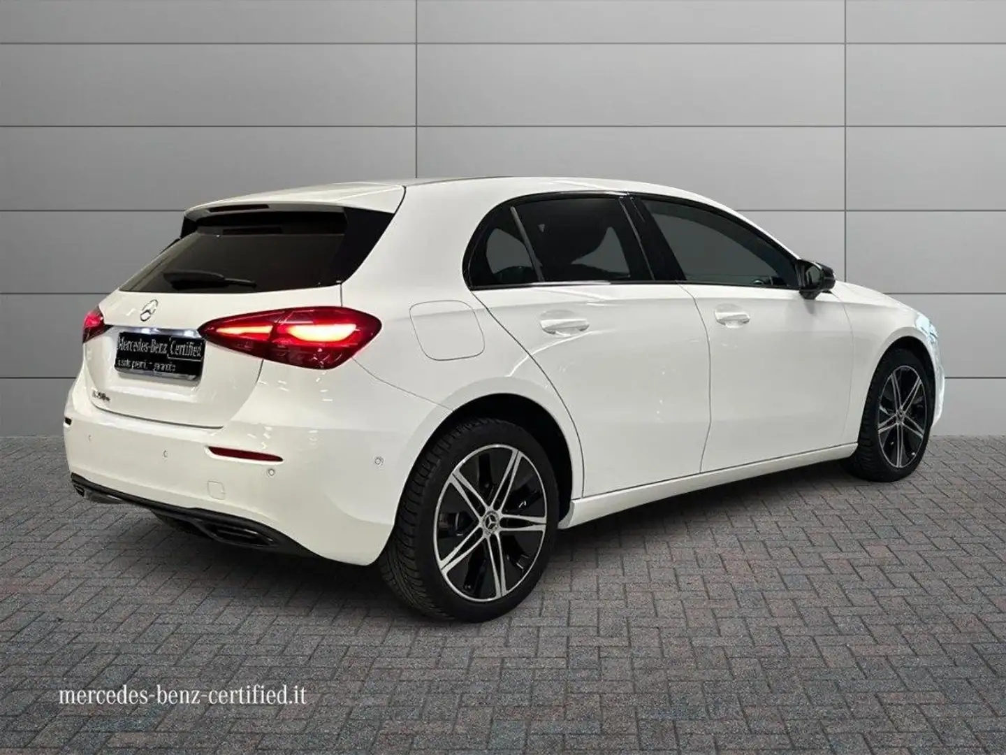 Mercedes-Benz A 250 e hybrid EQ Progressive Advanced Blanc - 2