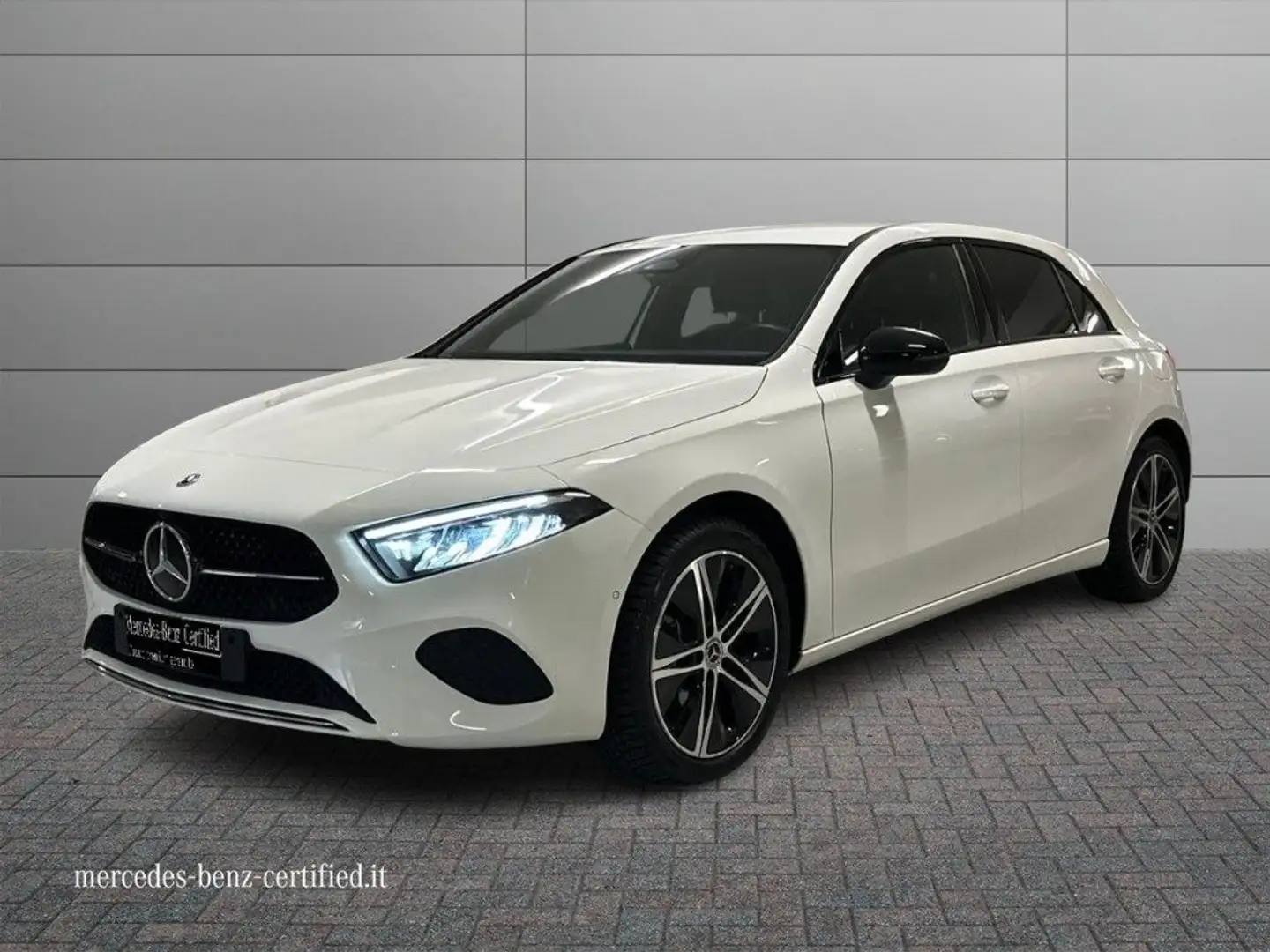Mercedes-Benz A 250 e hybrid EQ Progressive Advanced Blanc - 1