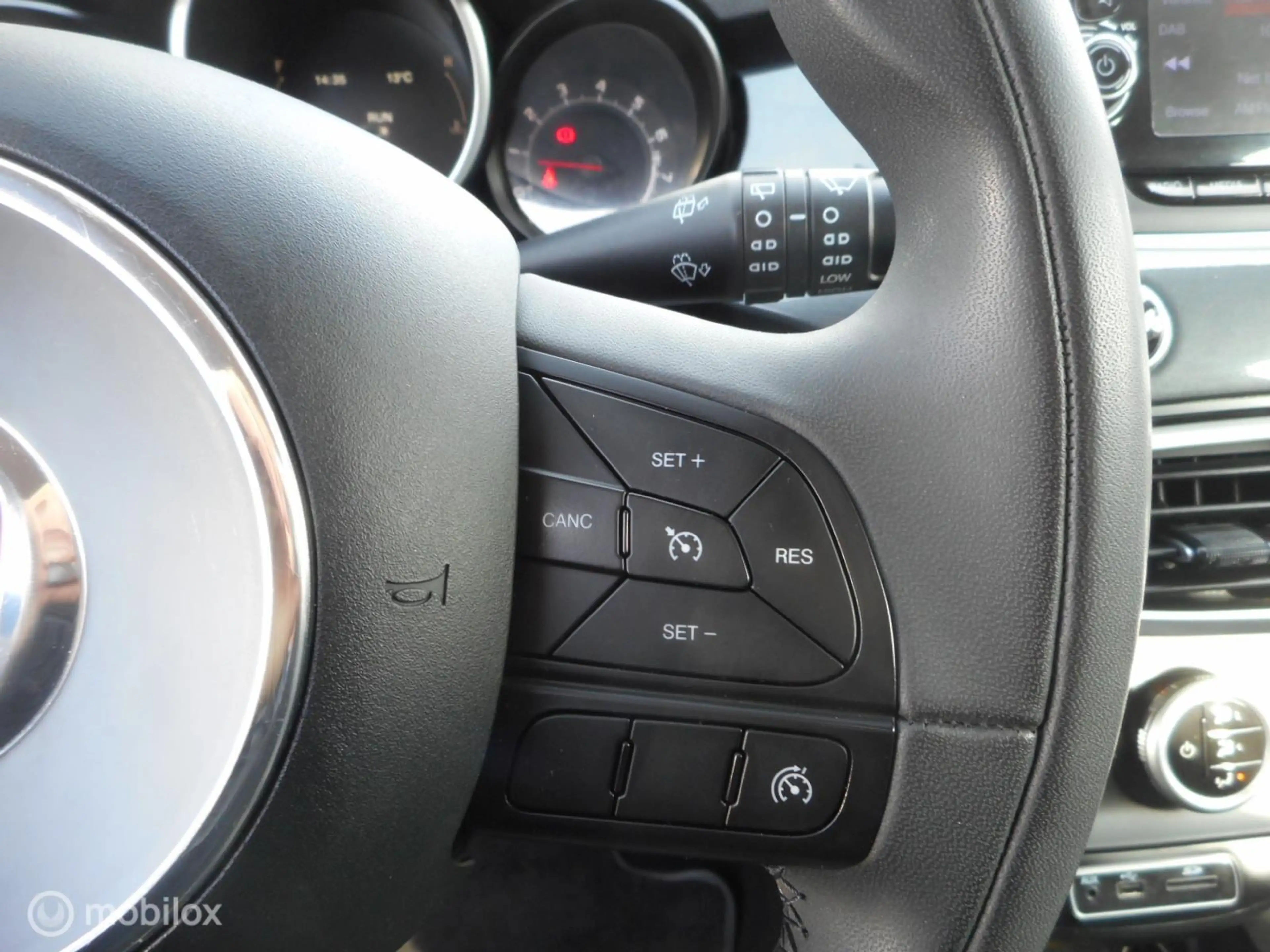 Fiat 500X 1.4 Turbo MultiAir 140 Lounge TREKHAAK+DAKRAILS+LM — photo 10