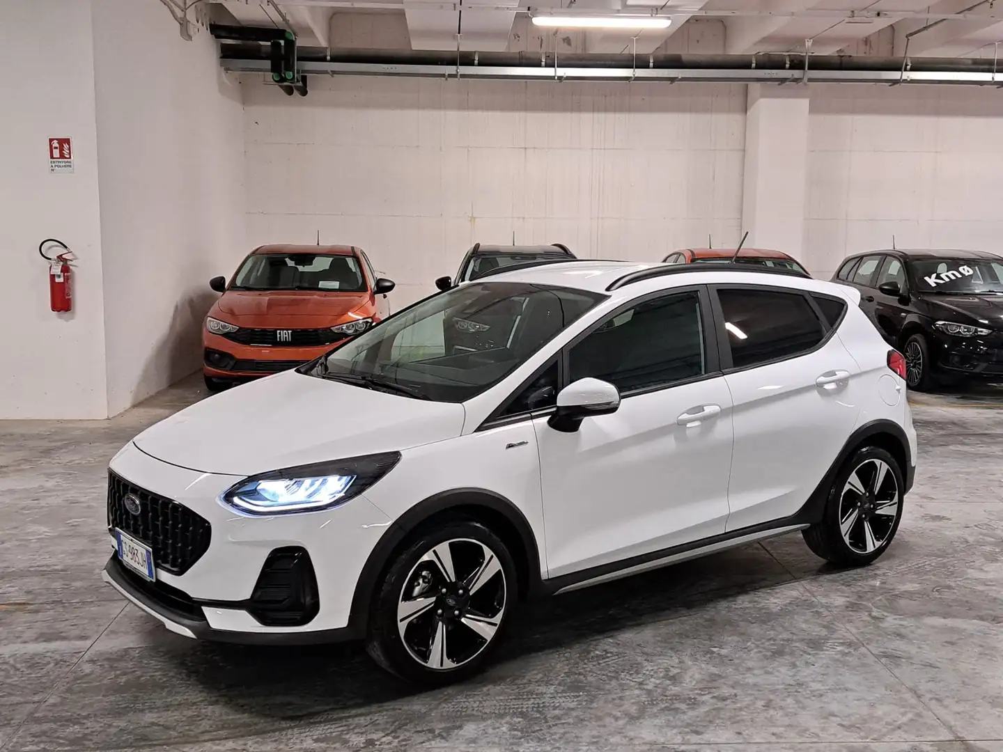Ford Fiesta 1000 EcoBoost Hybrid mhev 125CV Active 5 Porte Weiß - 1