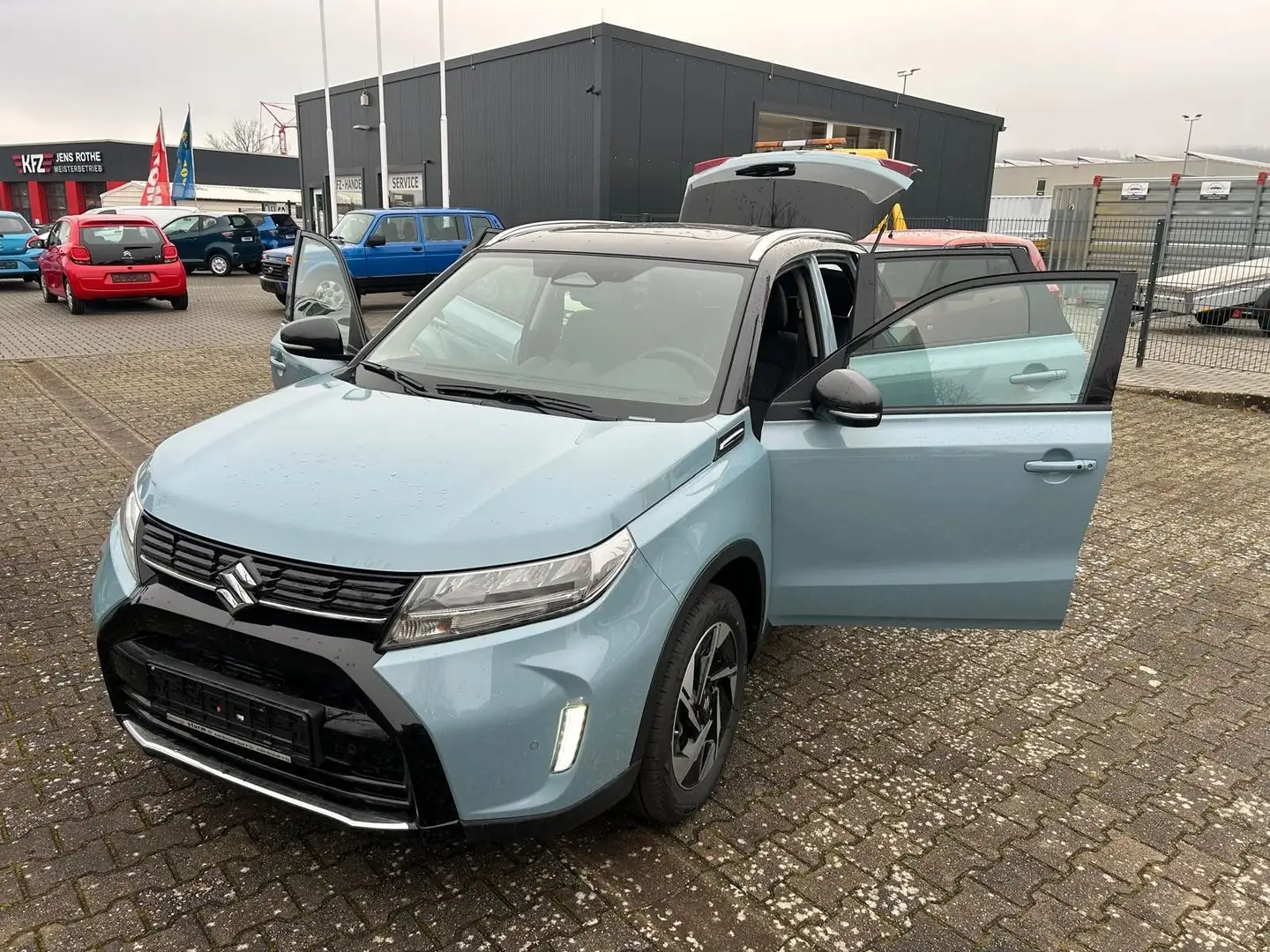Suzuki Vitara 1.4 Booster 2Tone Comfort+ 4x4 Blau - 2