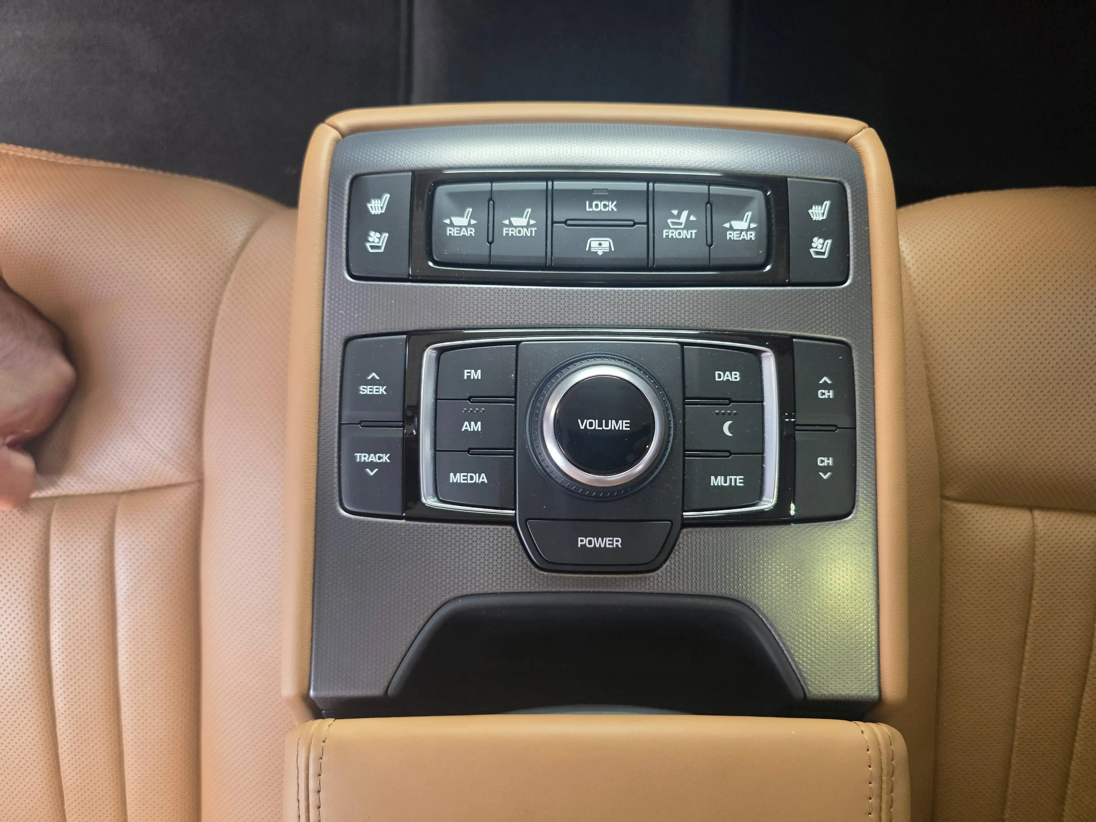 Hyundai Genesis Basis Panorama Hed up 360 Kam voll — photo 15