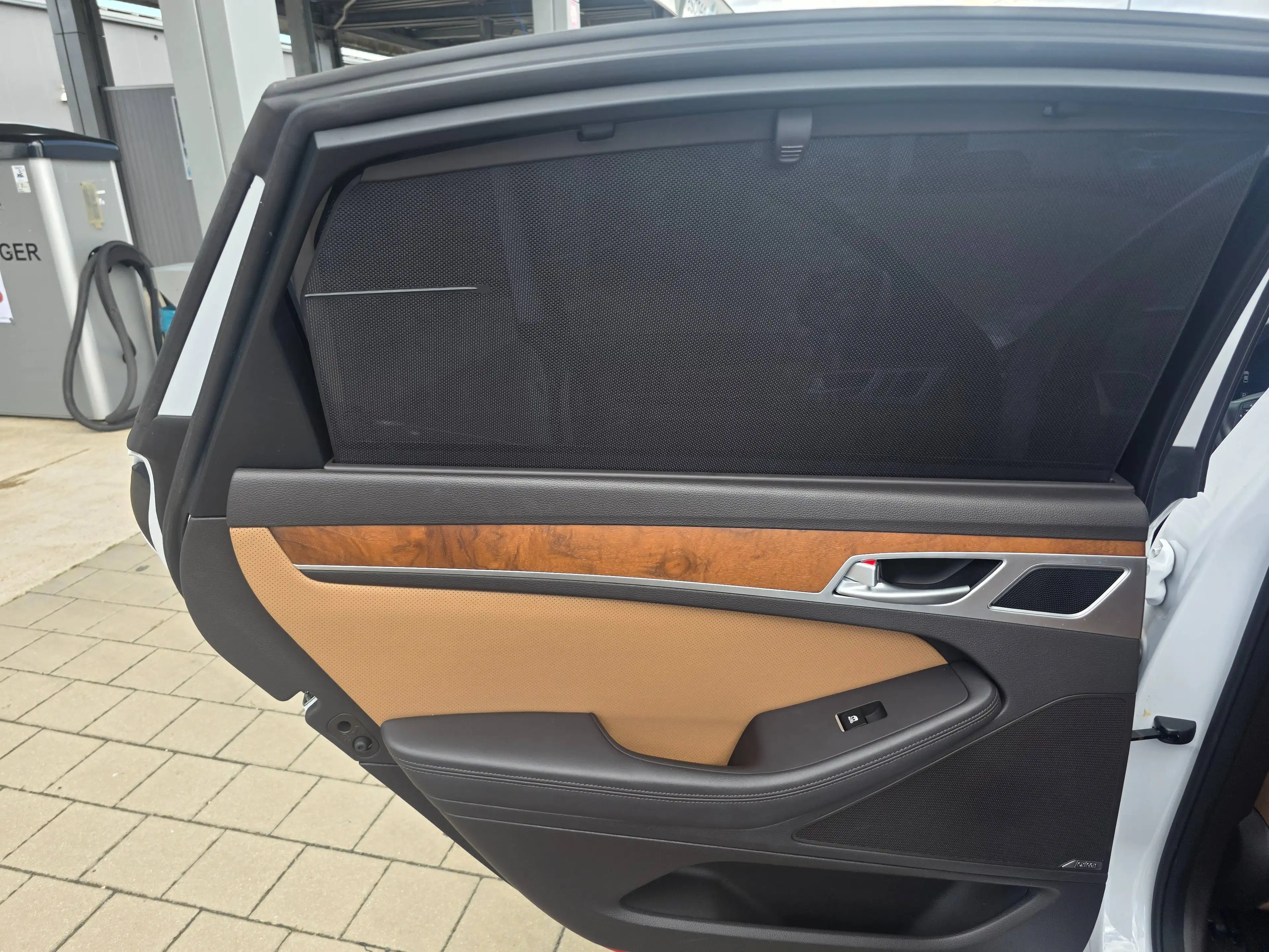Hyundai Genesis Basis Panorama Hed up 360 Kam voll — photo 23