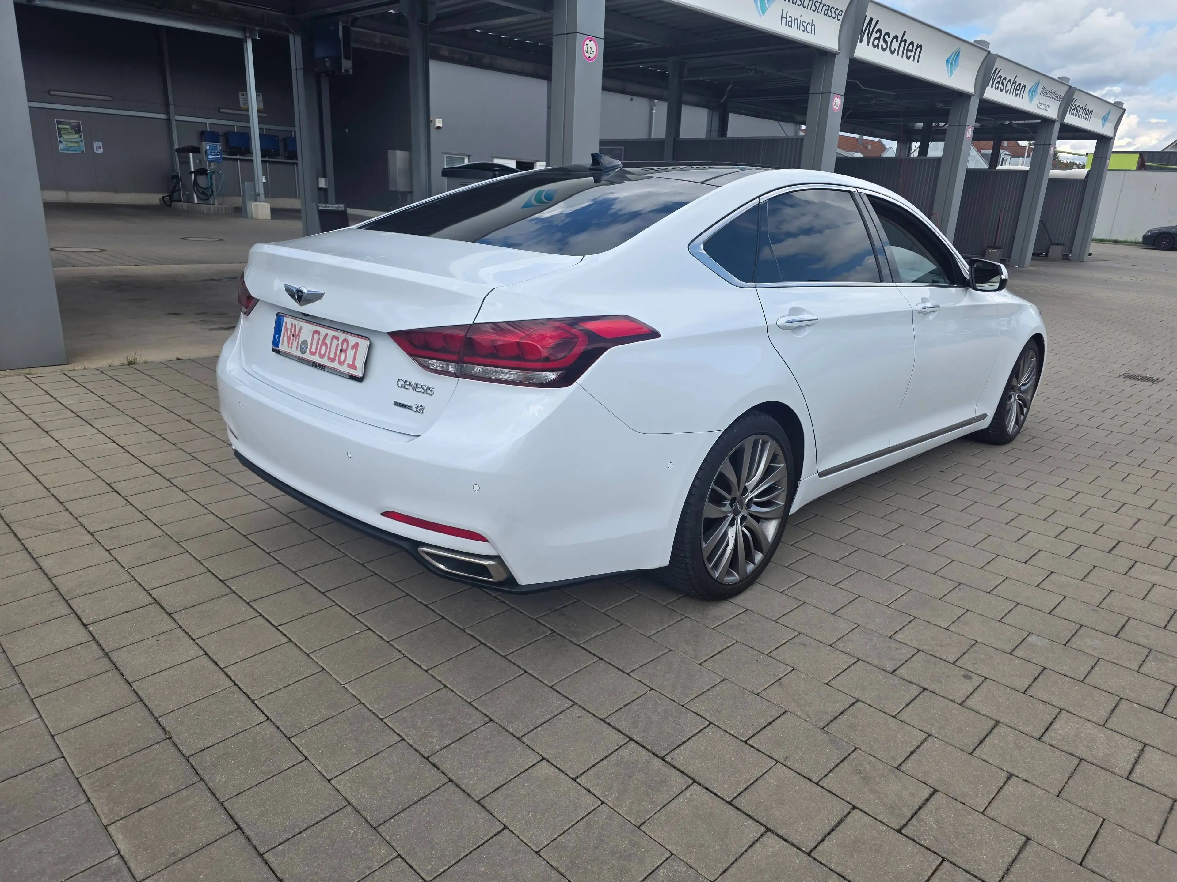 Hyundai Genesis Basis Panorama Hed up 360 Kam voll — photo 8