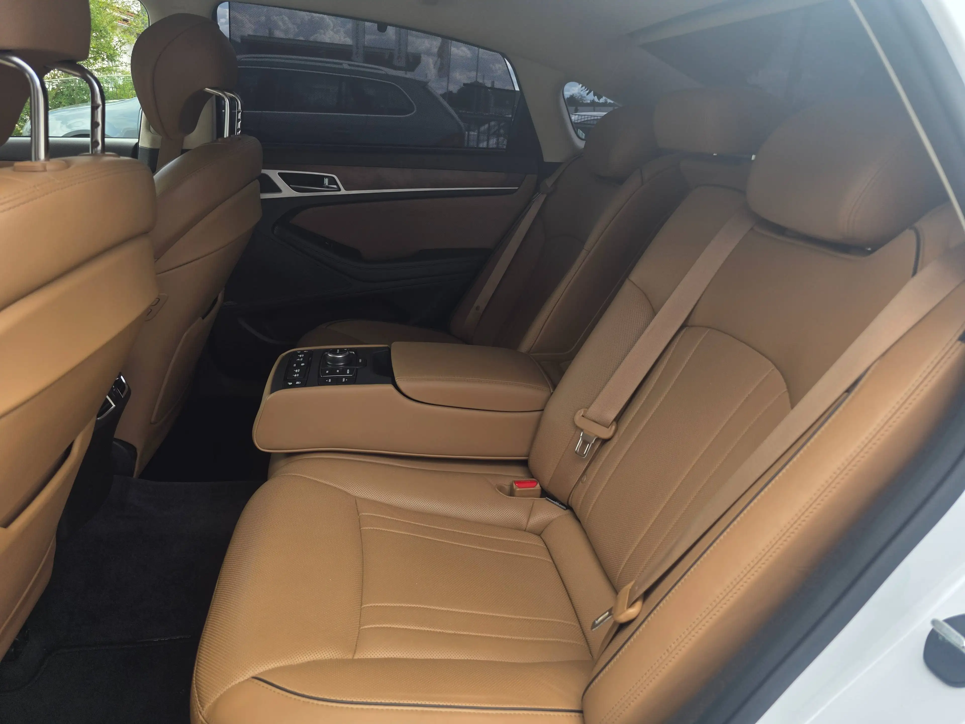 Hyundai Genesis Basis Panorama Hed up 360 Kam voll — photo 21