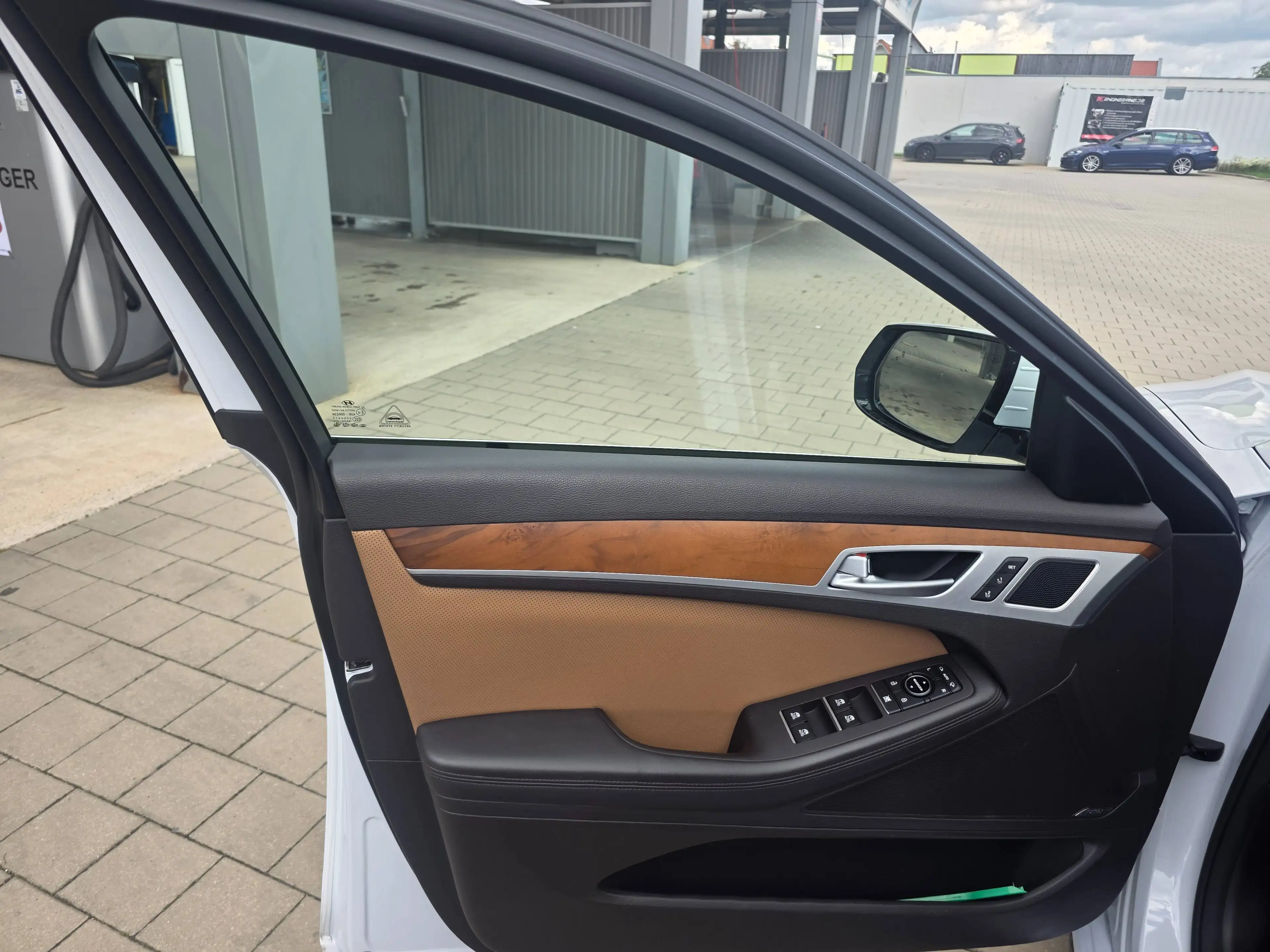 Hyundai Genesis Basis Panorama Hed up 360 Kam voll — photo 18