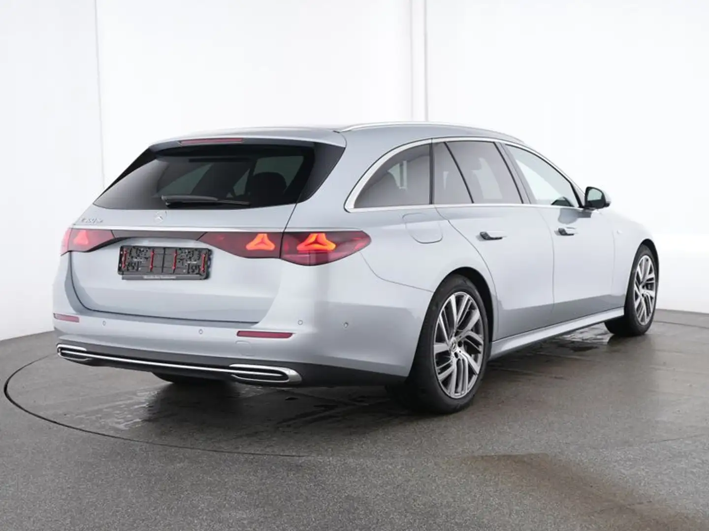 Mercedes-Benz E 300 de T Avantgarde *Pan.Schd.*AHK*Adv.Plus-P* Plateado - 2