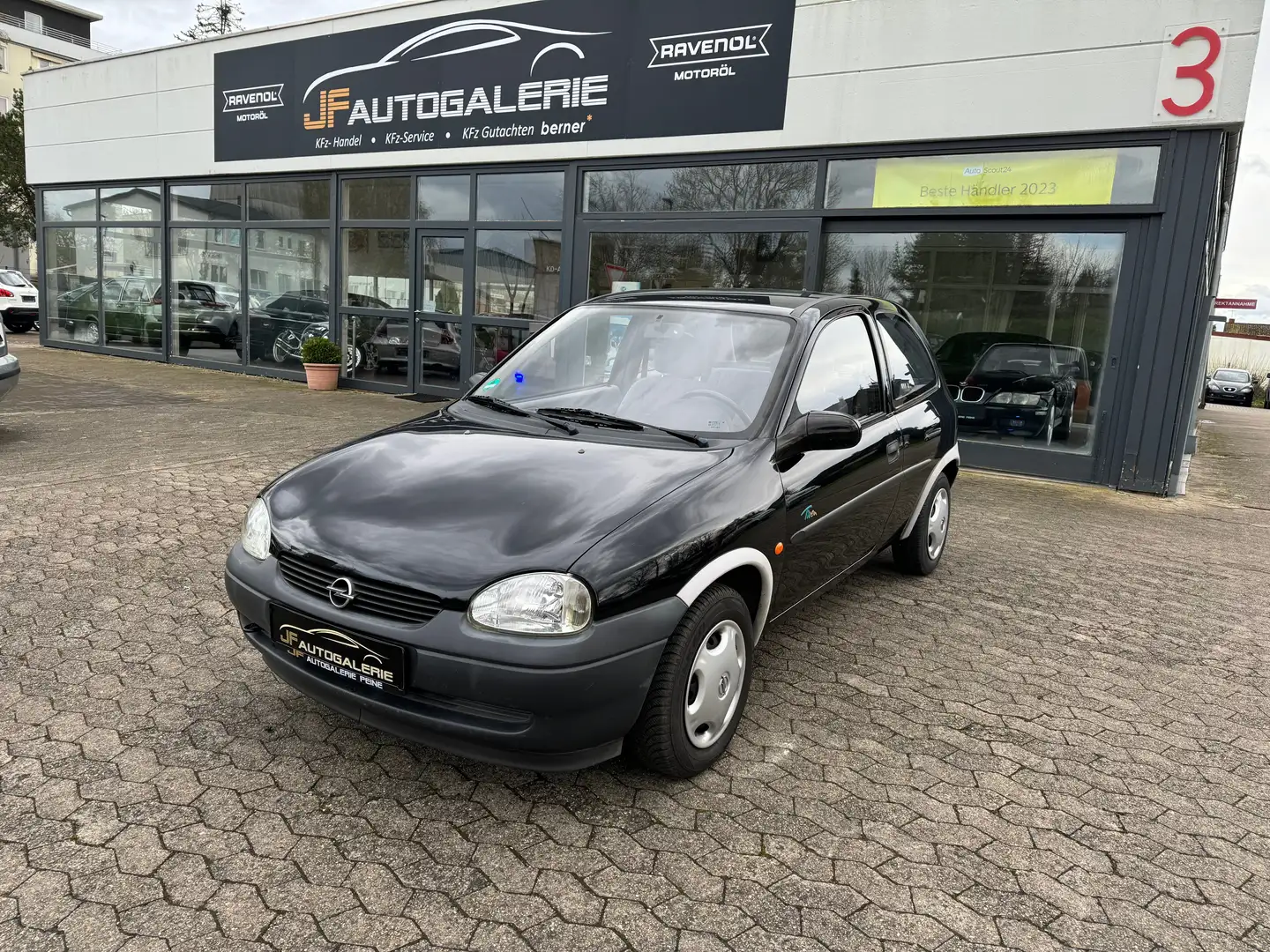 Opel Corsa Swing"2.HAND"TÜV/11.2025" Zwart - 1