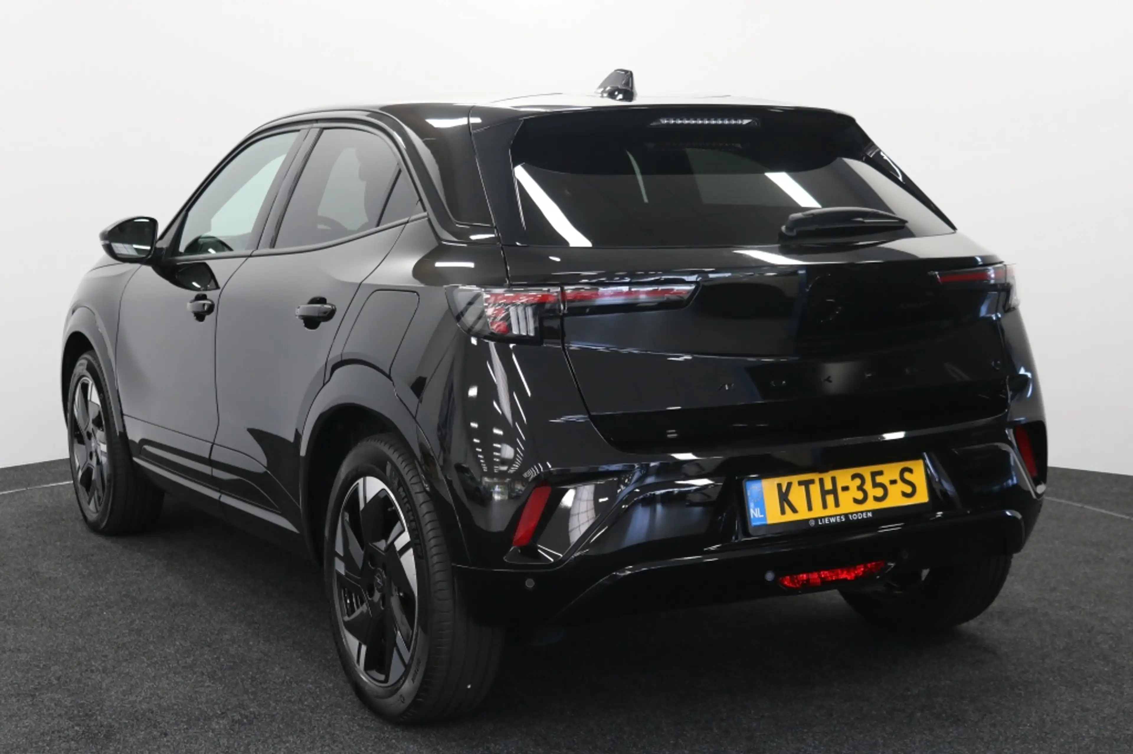Opel Mokka-E Electric GS 54 kWh — photo 12