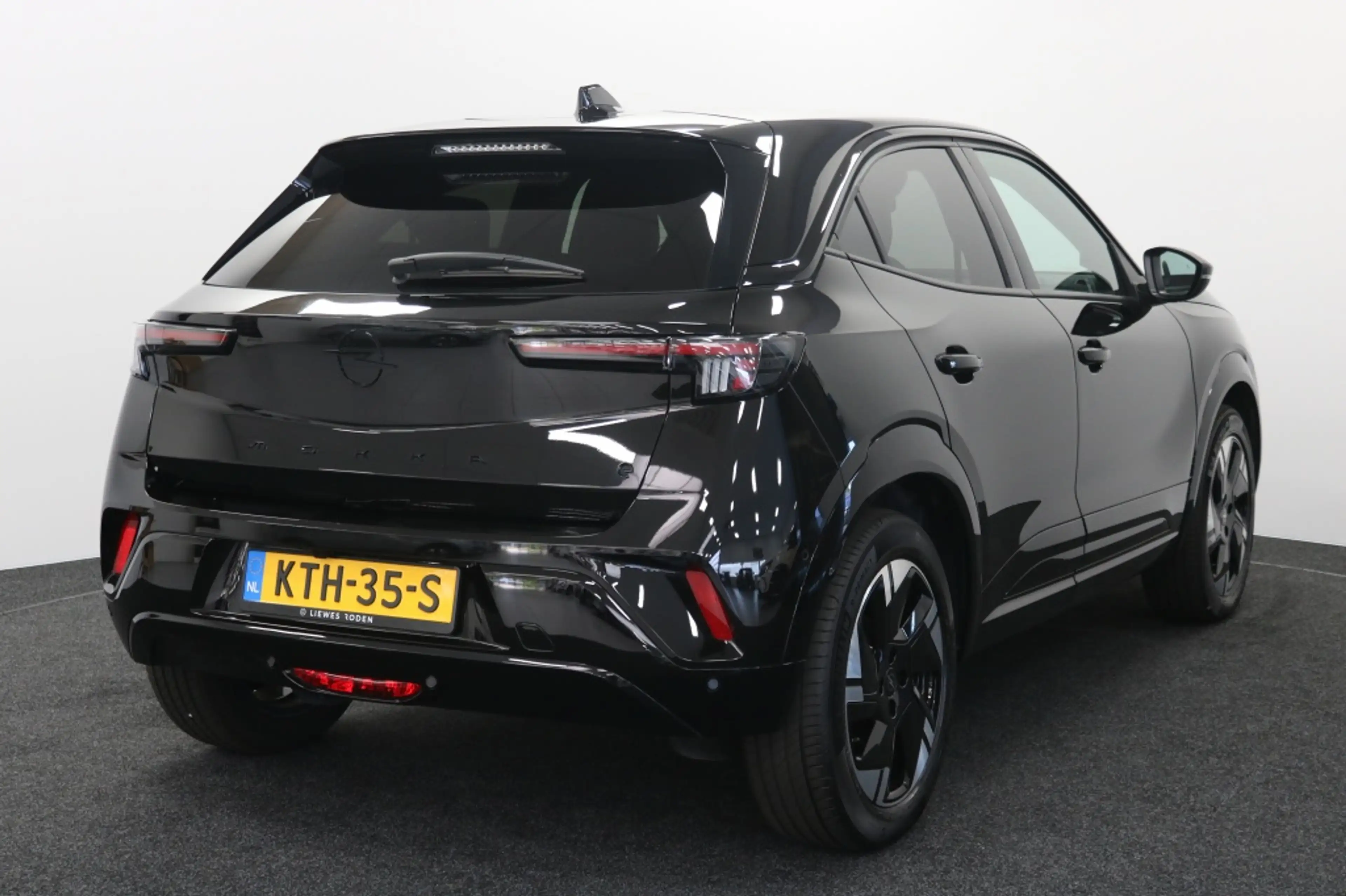 Opel Mokka-E Electric GS 54 kWh — photo 13