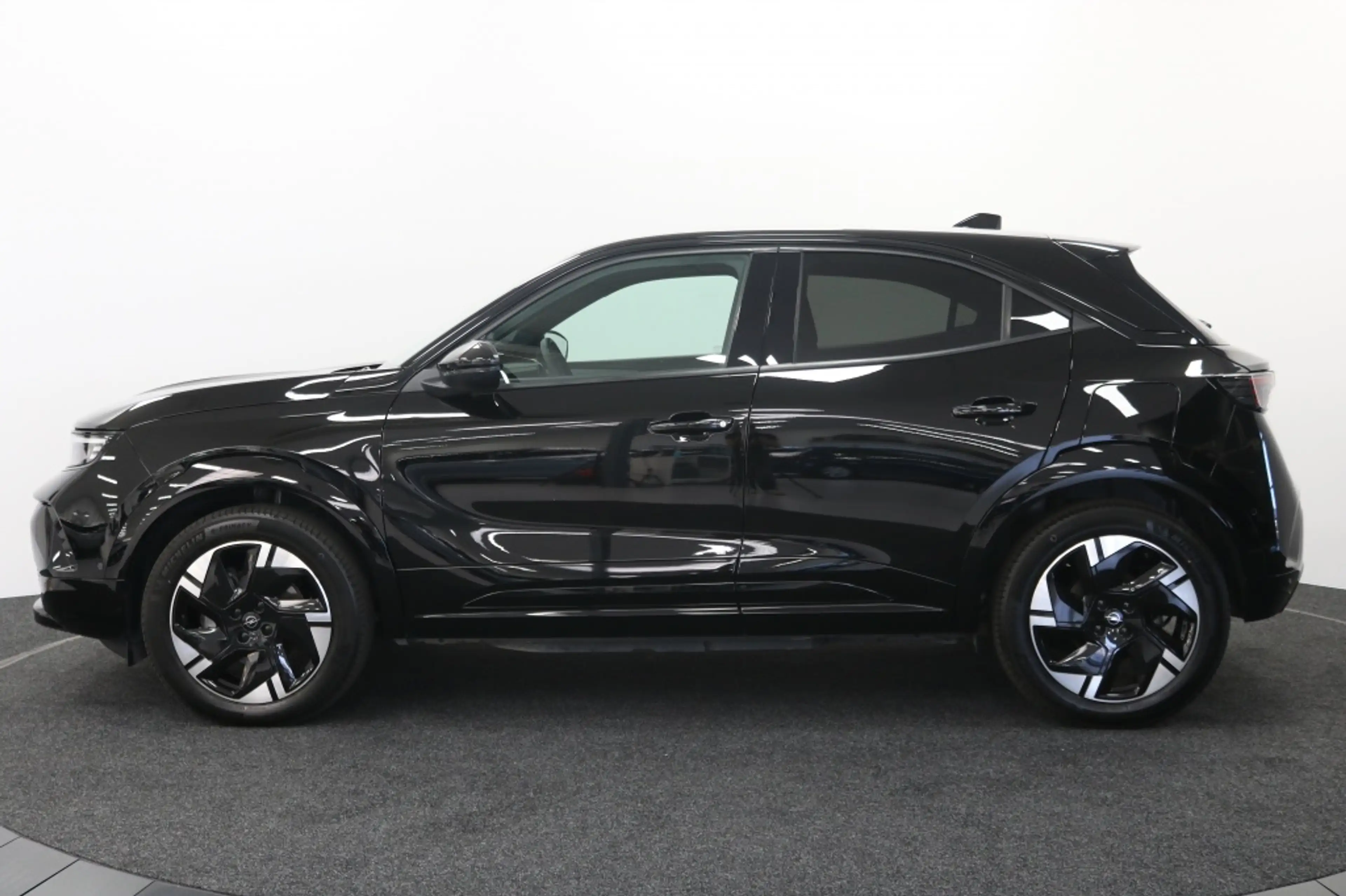 Opel Mokka-E Electric GS 54 kWh — photo 4