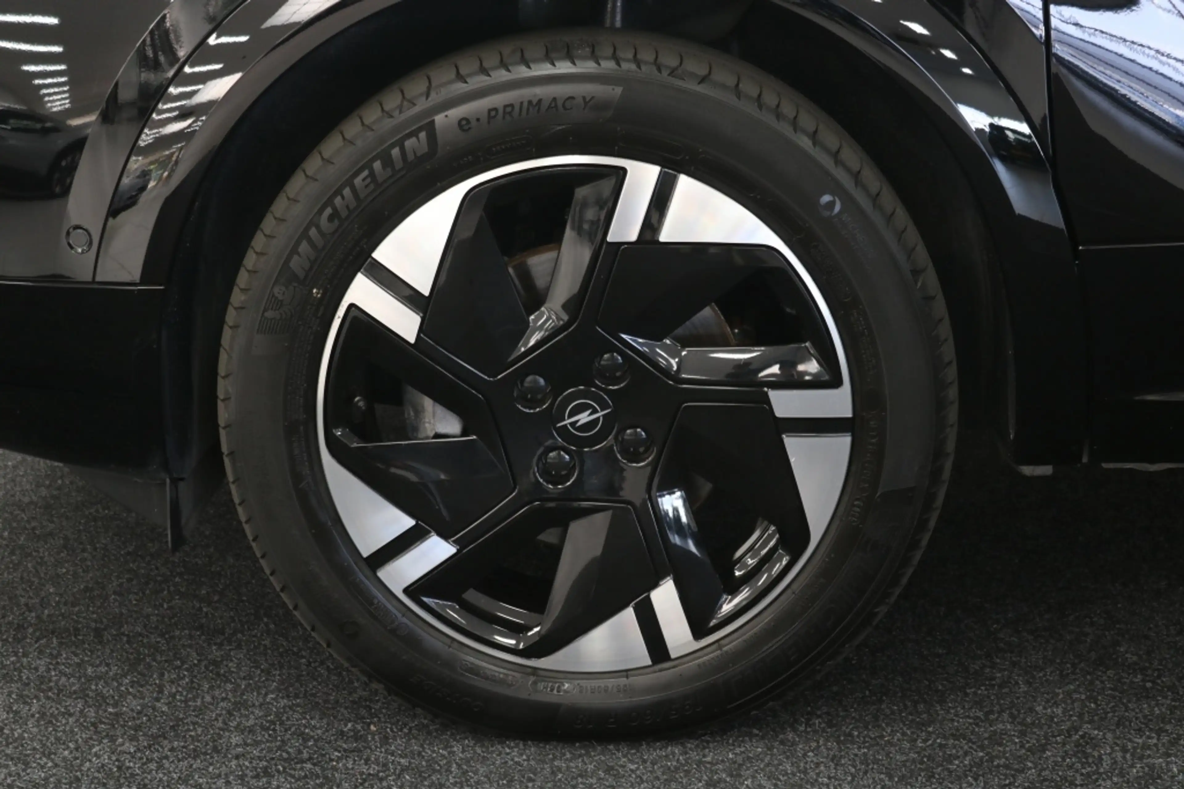 Opel Mokka-E Electric GS 54 kWh — photo 11
