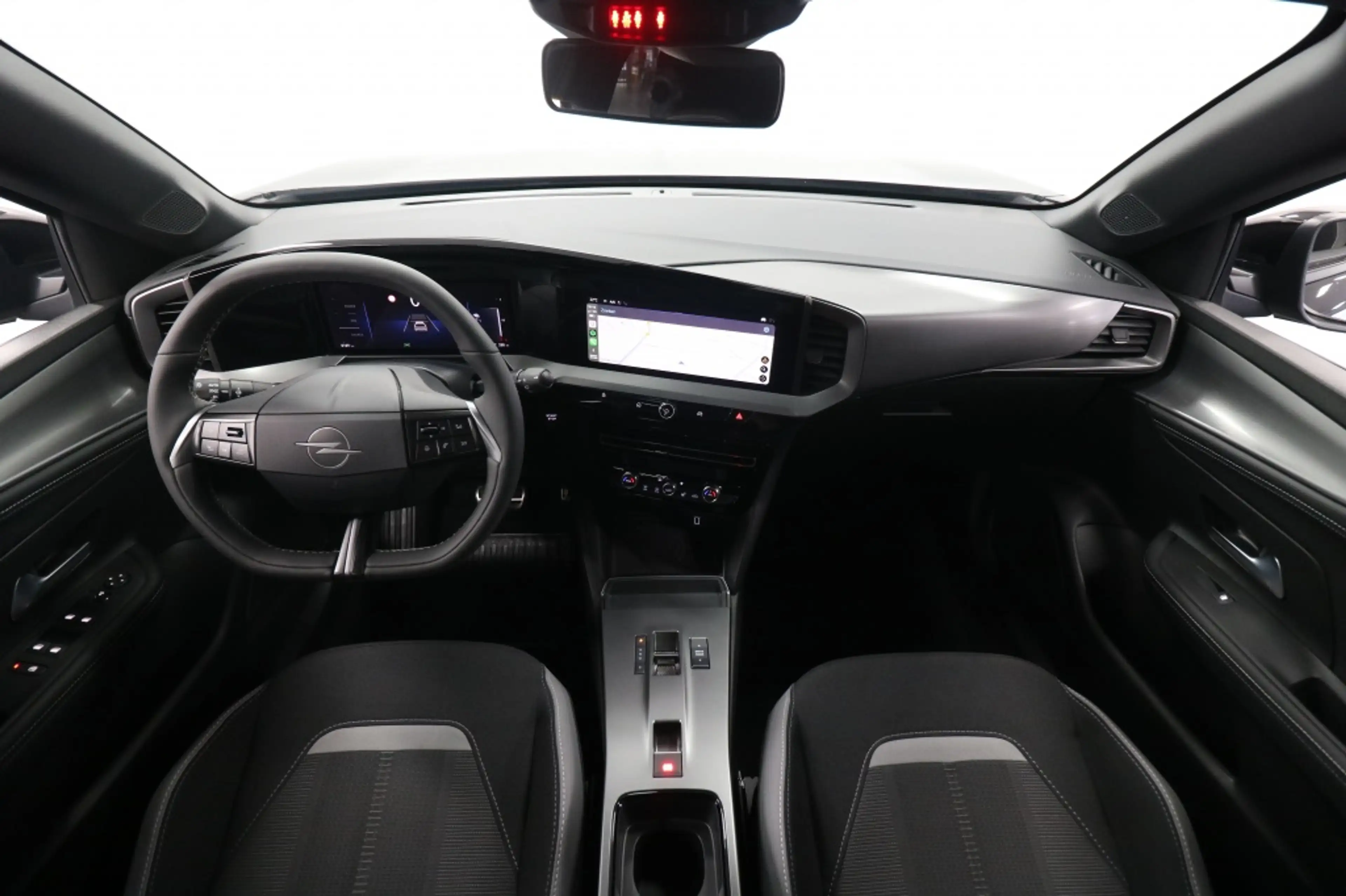Opel Mokka-E Electric GS 54 kWh — photo 2