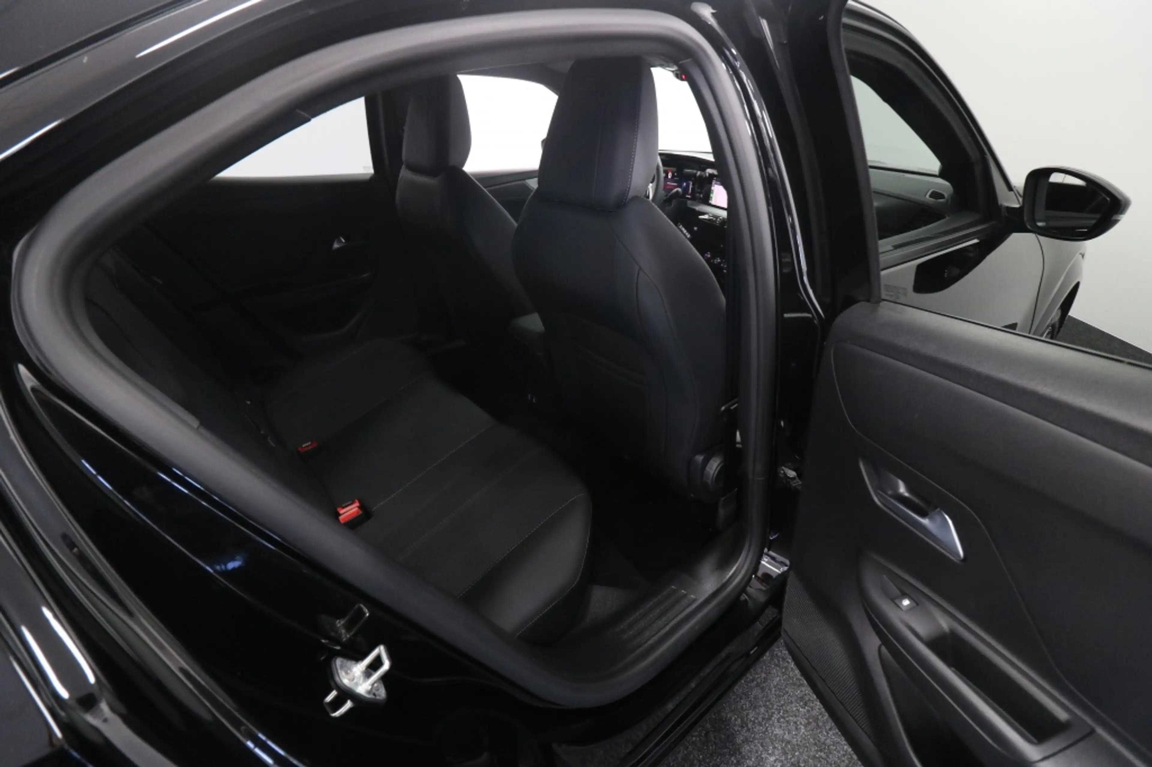 Opel Mokka-E Electric GS 54 kWh — photo 7