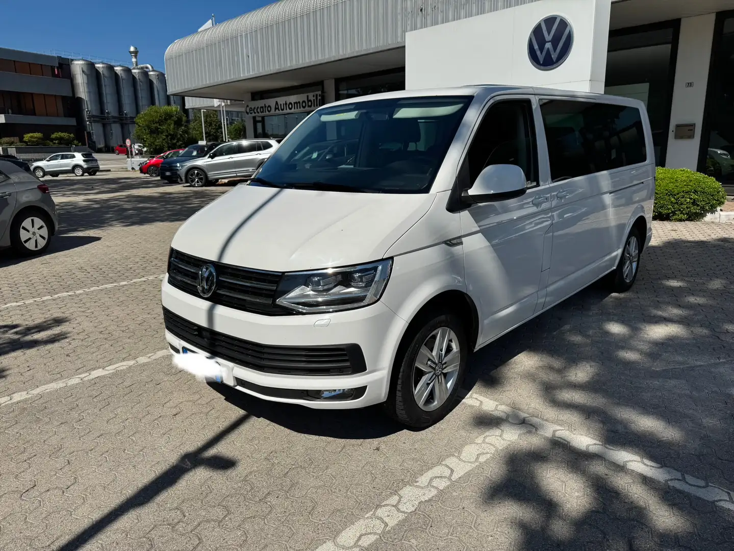 Volkswagen T6 Caravelle Bianco - 1