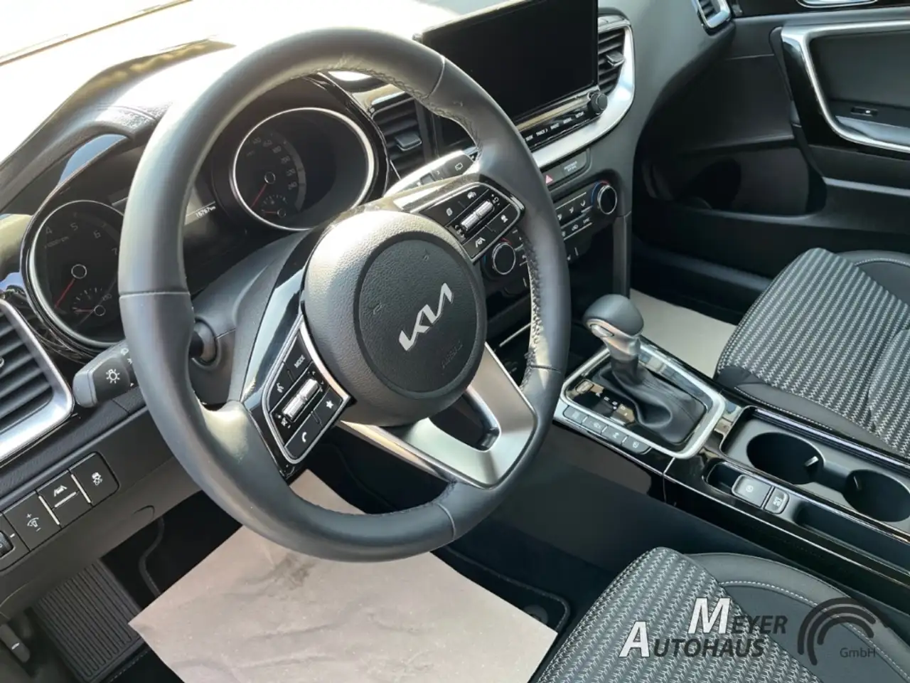 Kia Ceed / cee'd 1.5 T-GDI 48V 140 PS DCT Ultimate Edition 18