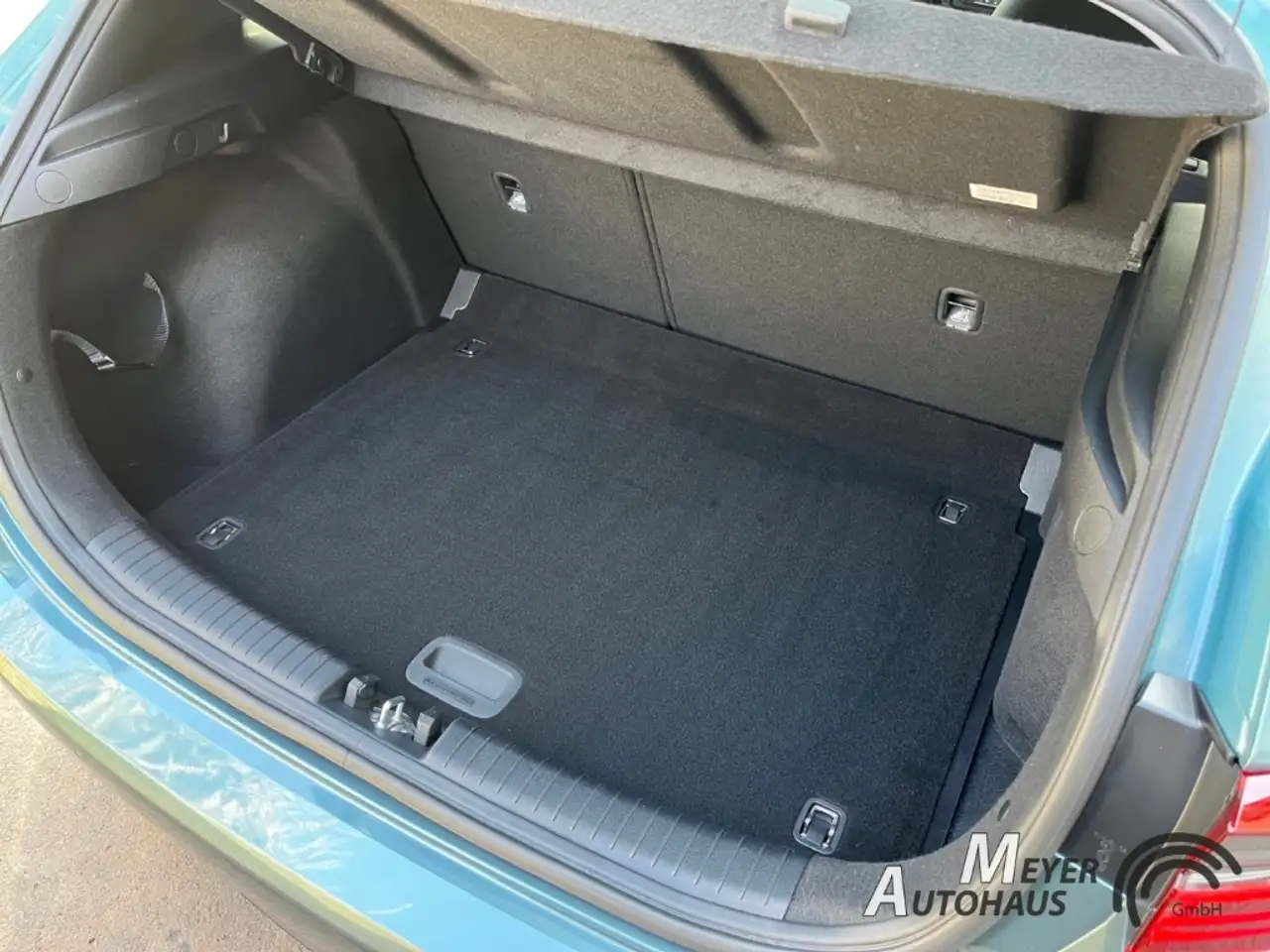 Kia Ceed / cee'd 1.5 T-GDI 48V 140 PS DCT Ultimate Edition 12