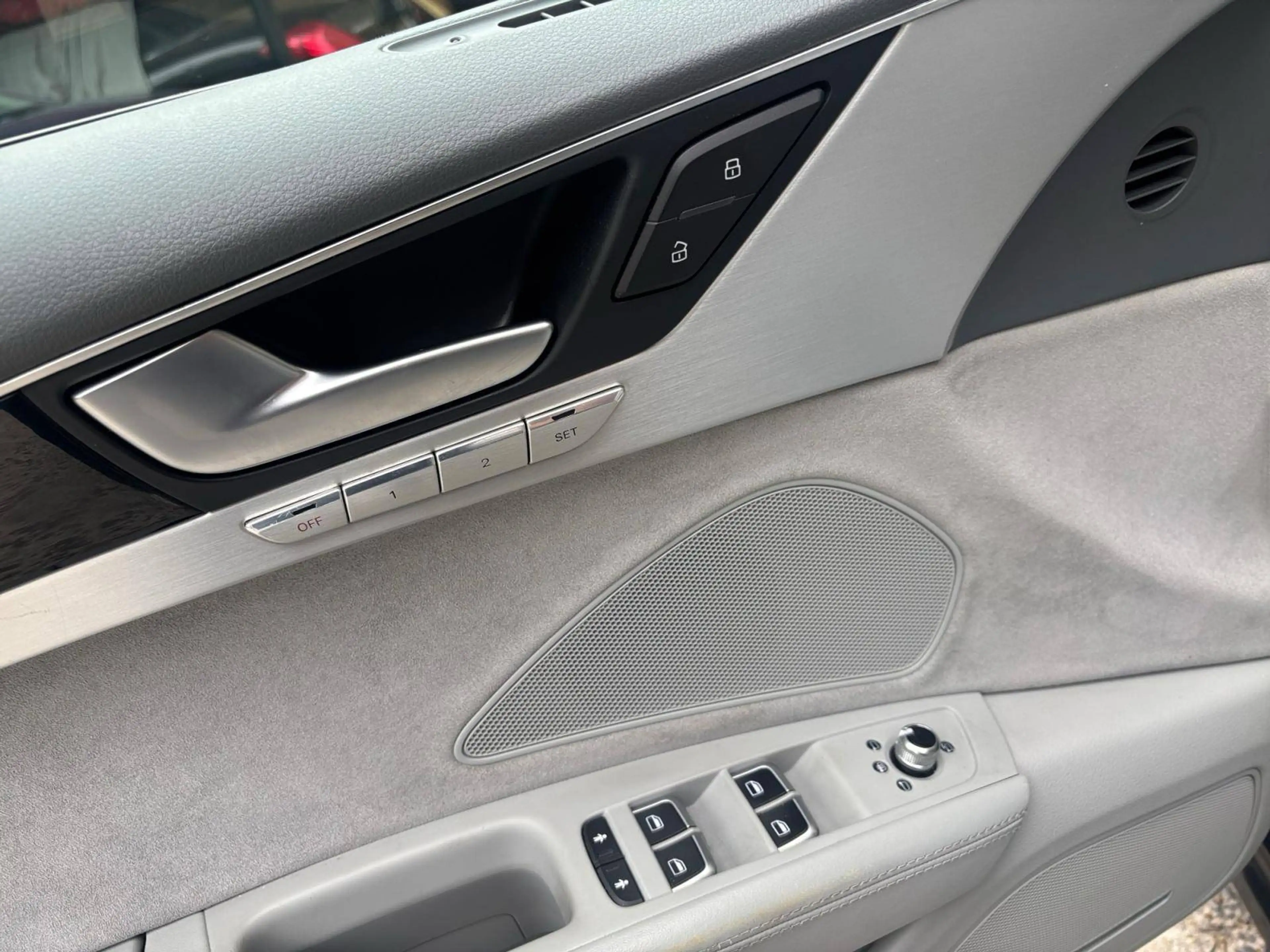 Audi A8 A8 4.2 TDi V8 Quattro Tiptronic/FULL OPTIONS — photo 7