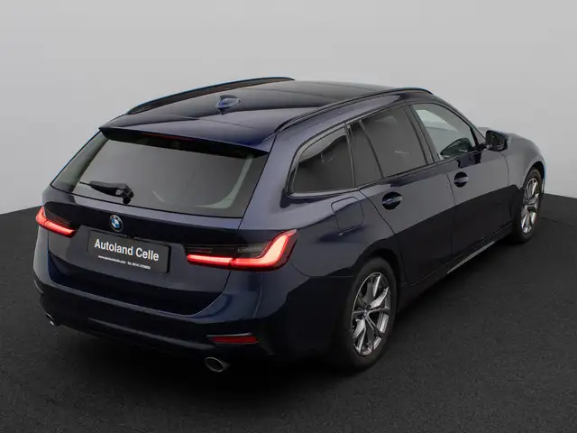 BMW 3 Series view 7