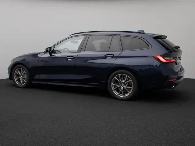 BMW 3 Series view 10